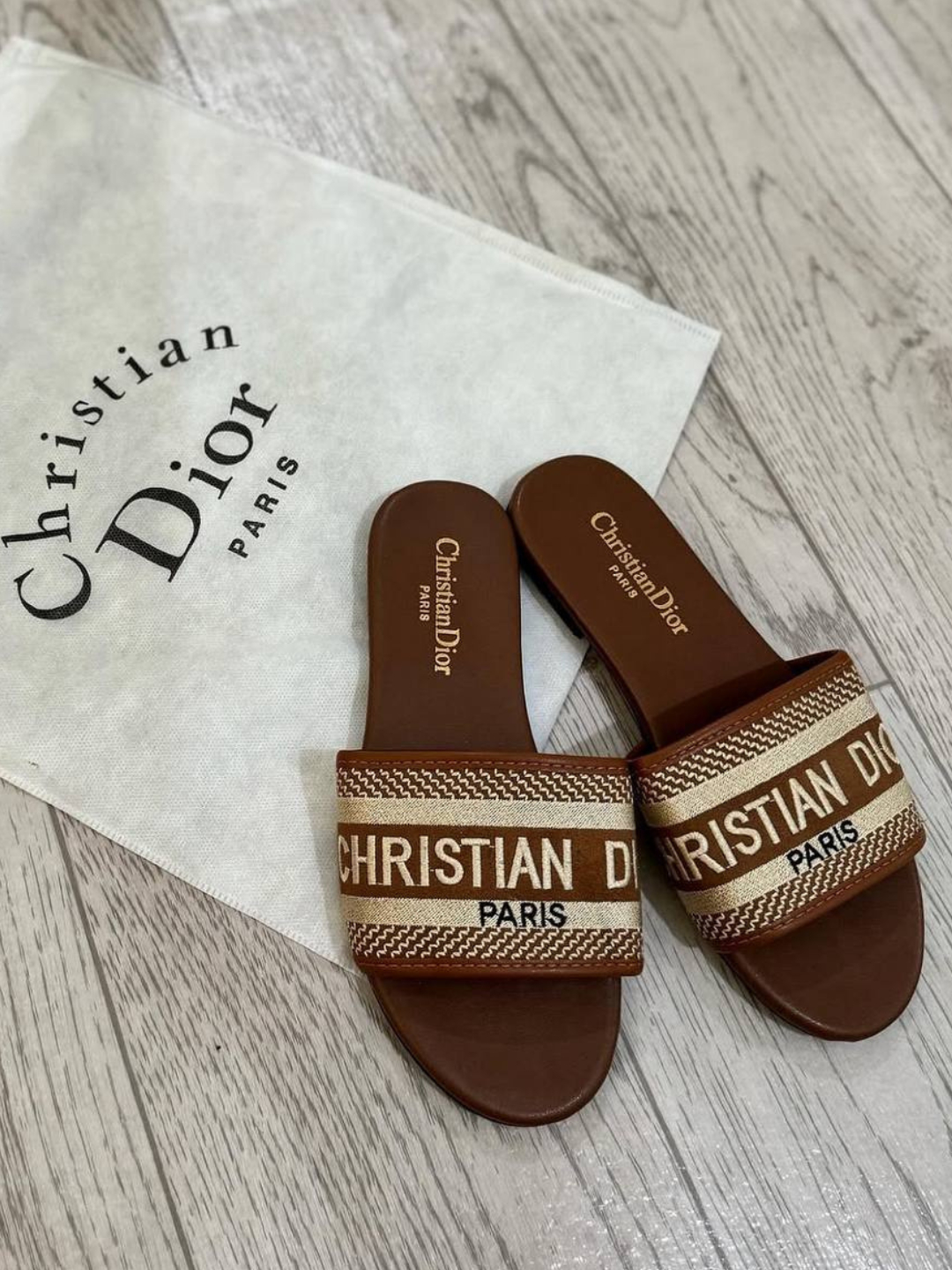 Eski kokrak jinsiy aloqa Katta jinsiy olatni qin yaqinida