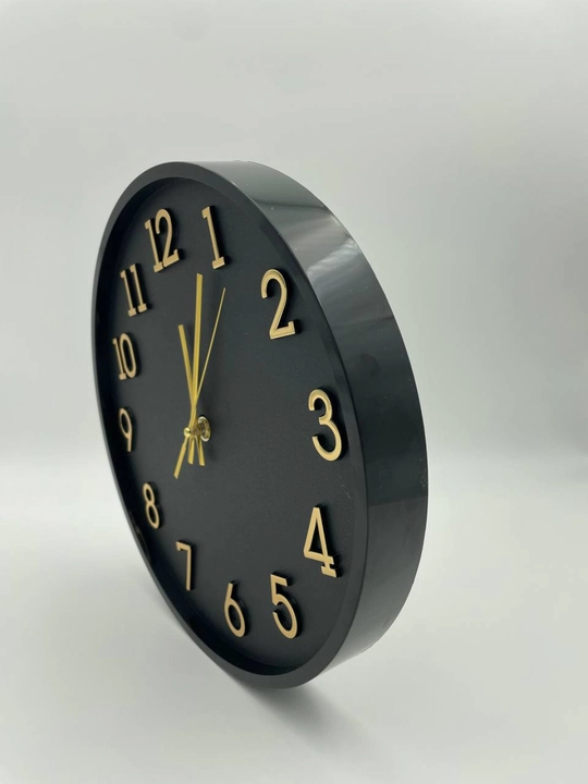 Devor soati, jim, yumaloq, diametri 28 sm, sovg'a sifatida batareya