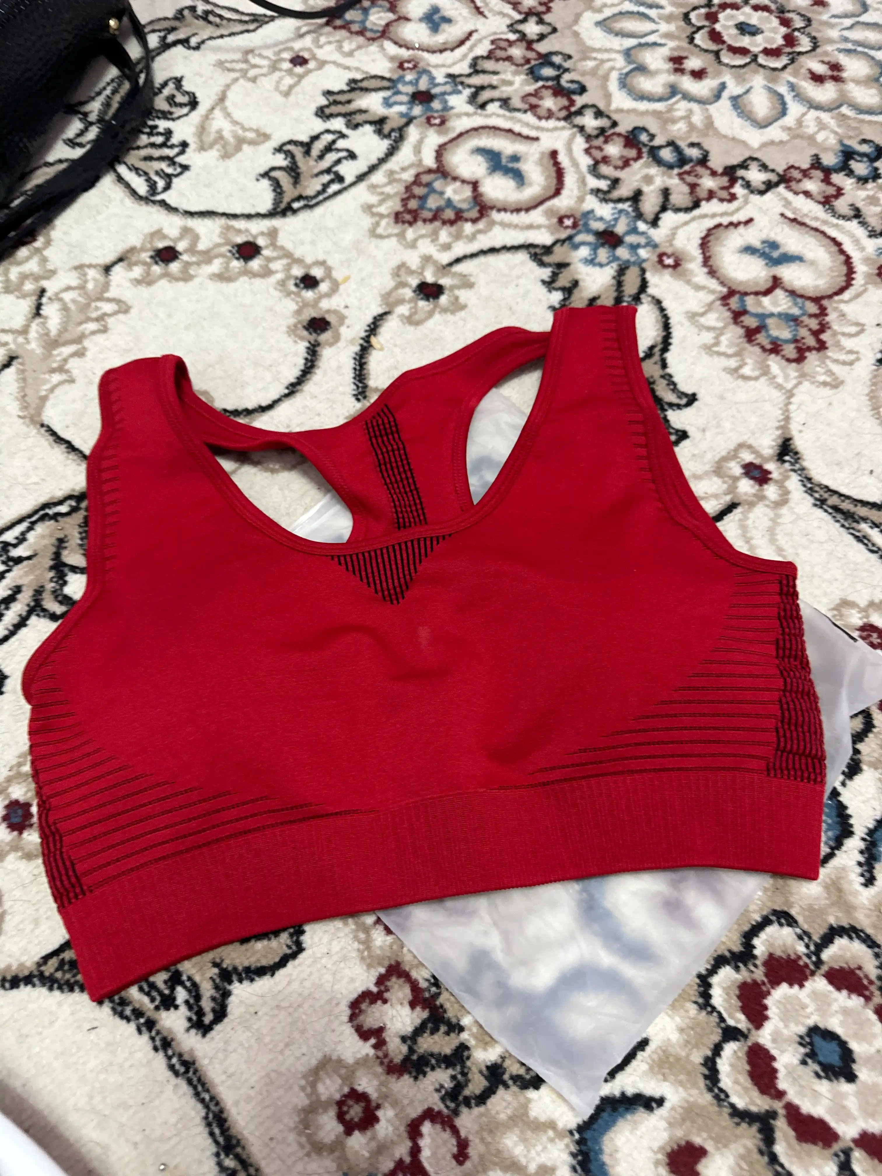 Ayollar uchun fitnes kostyumi, legginslari va top, 2 tasi 1 da