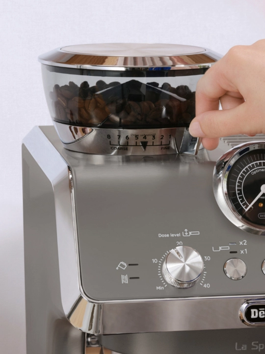 DeLonghi EC9255.T La Specialista Evo rojka kofevarka, maydalagich, kapuchinator bilan