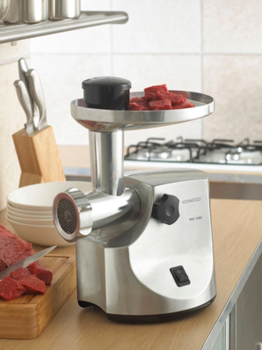 Kenwood MG515 go‘sht maydalagich, 1600 Vt,  metall, 3 panjarali, kolbasa uchun nasadkalar