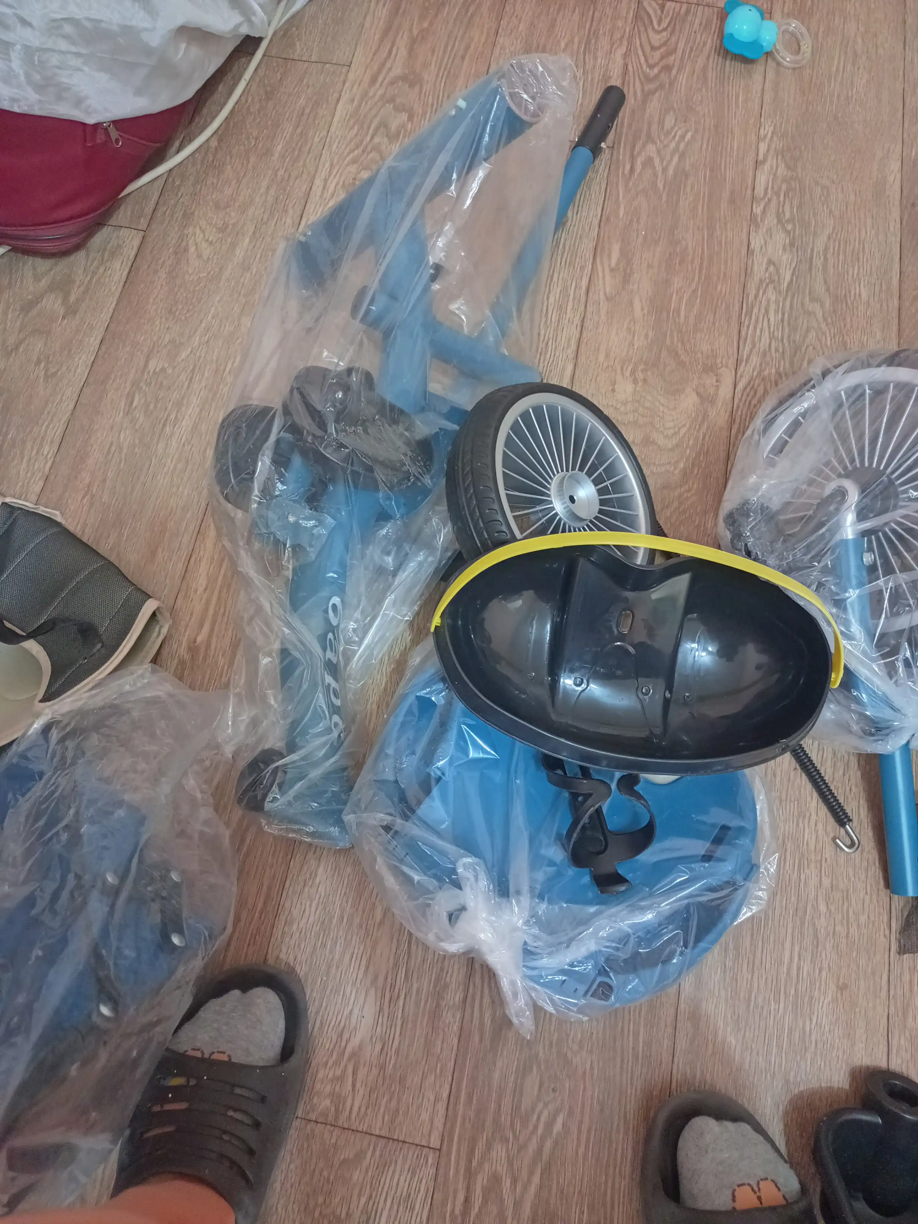 Bolalar uch g'ildirakli velosiped aravachasi tutqichli, o'rindiqli, oyoq tayanchili