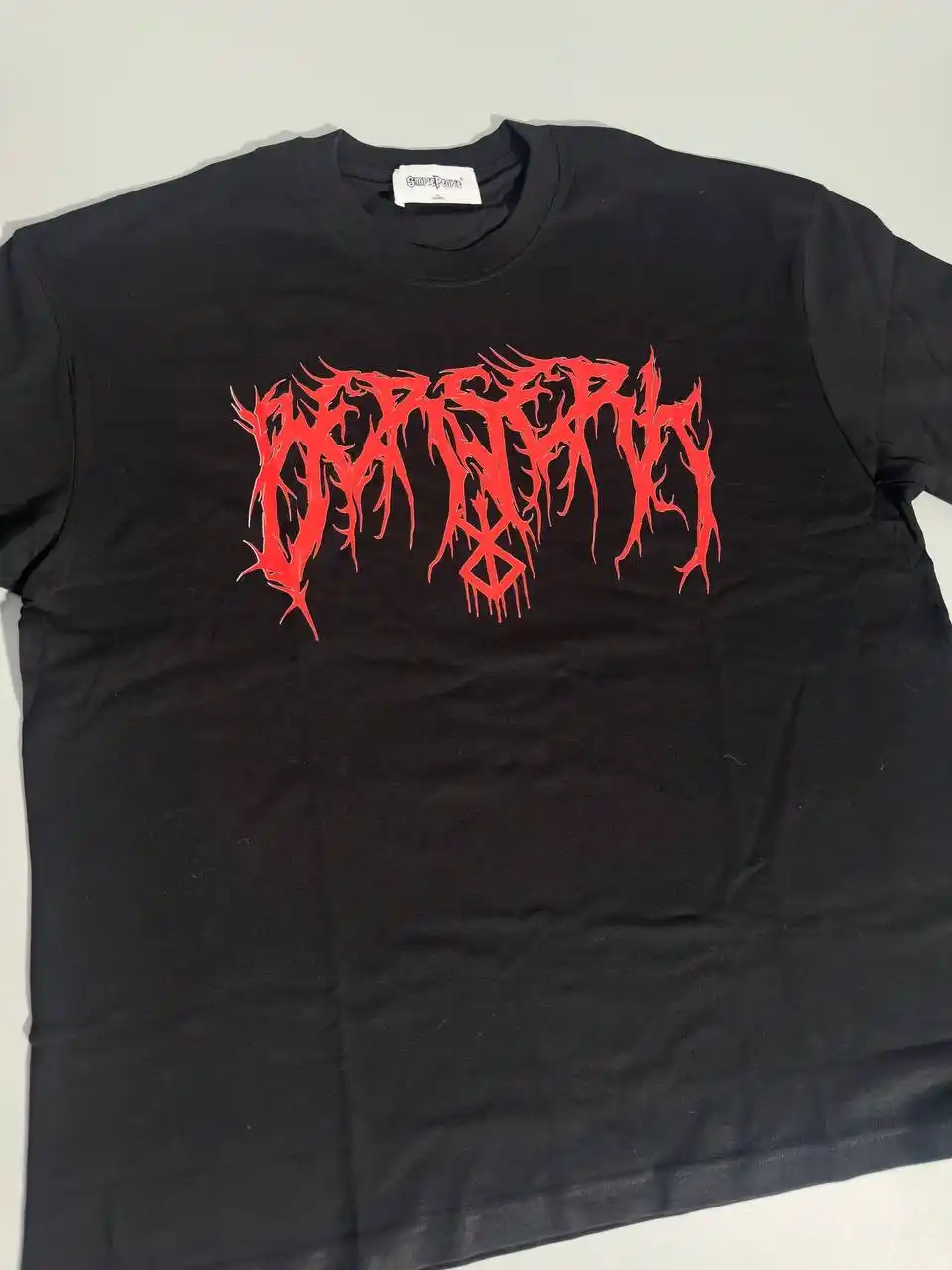 Berserk mavzusidagi oversize futbolkalar