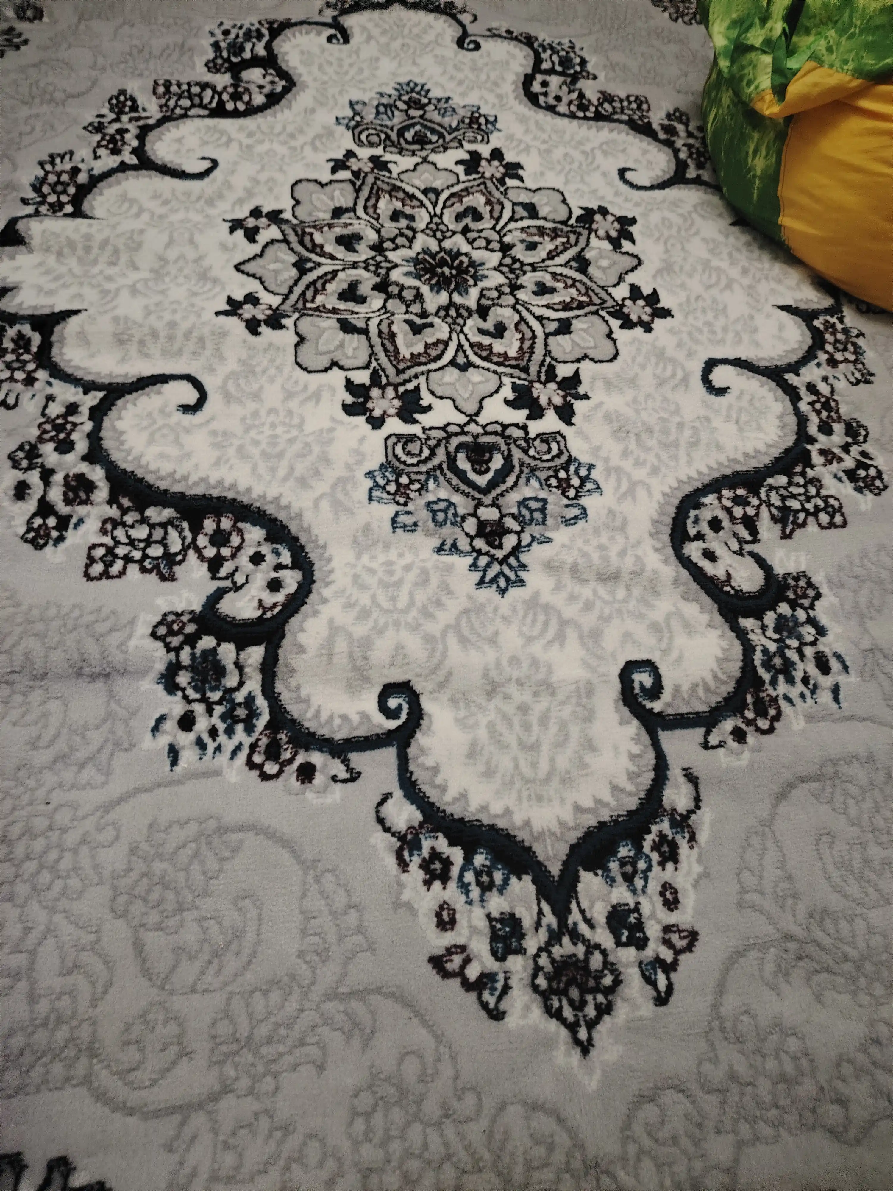 2.5 x 3.5 metrli, uy va xonadon uchun gilam, yumshoq, o‘lchami 250 * 350 sm