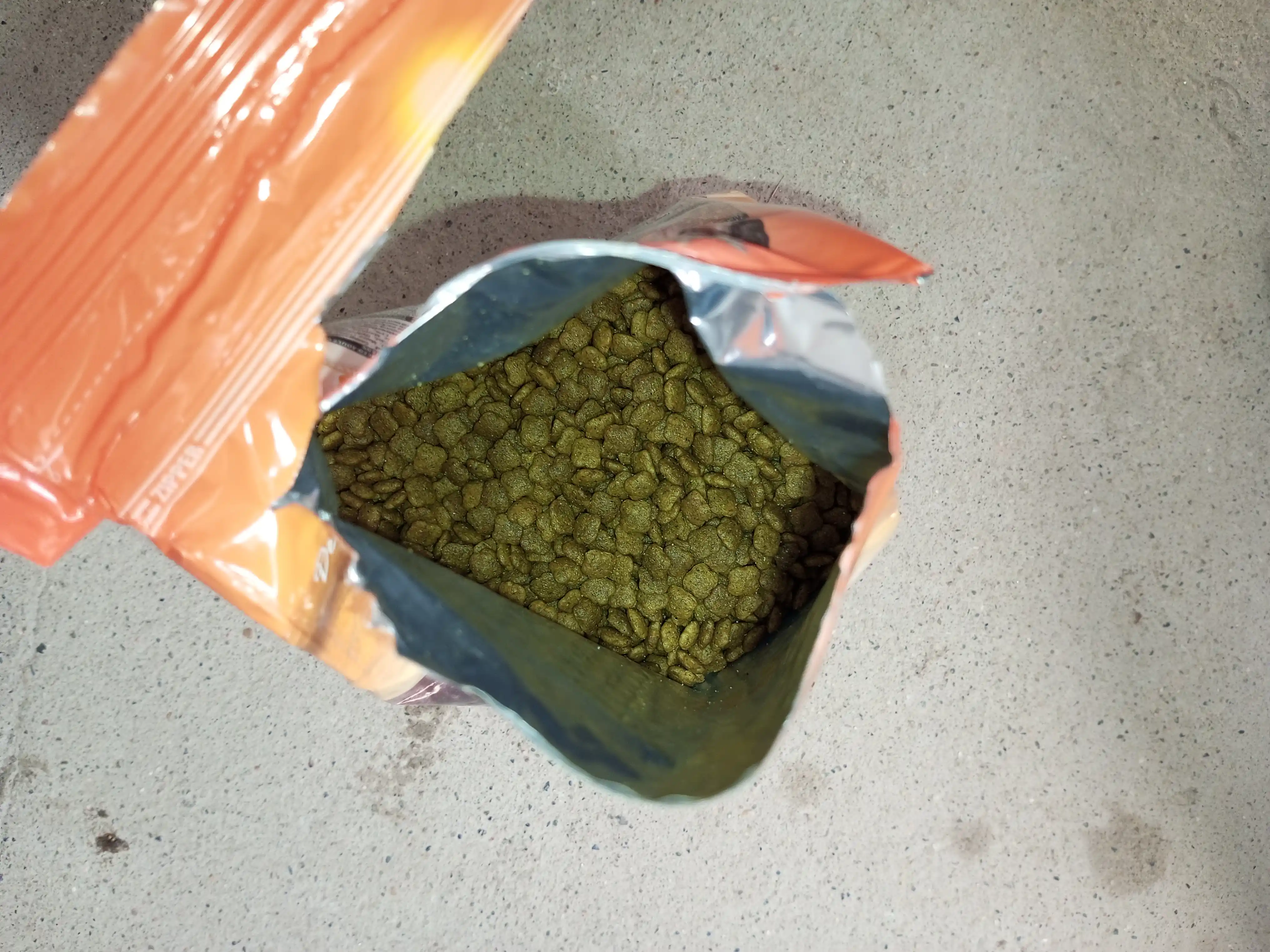 Mito mushuklar uchun quruq yem, tovuq go‘shti bilan, 1 kg
