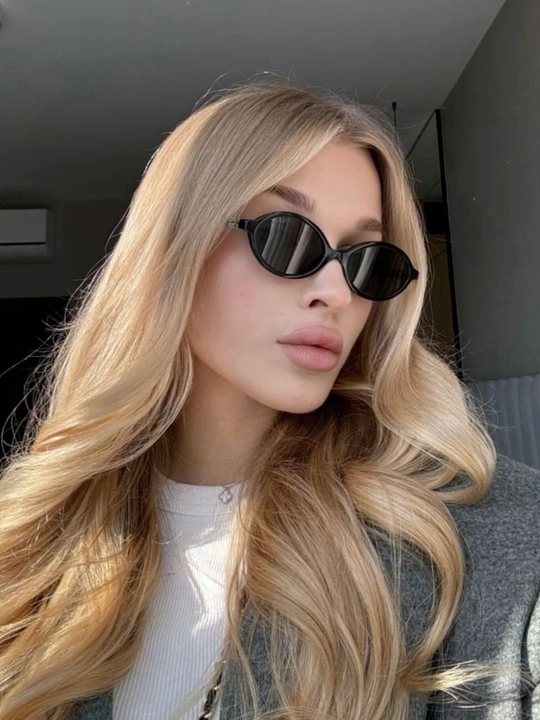 Ayollar quyoshdan saqlaydigan ko'zoynaklari Moda 2026
