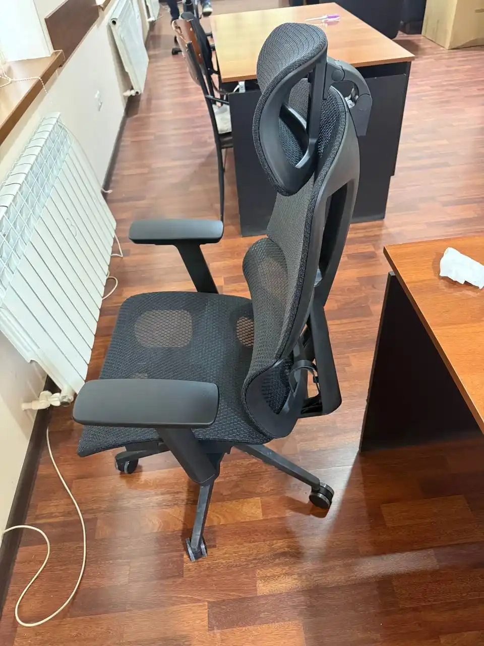ERGO Air Pro HB Black bosh suyanchiqli ergonomik ofis kreslosi