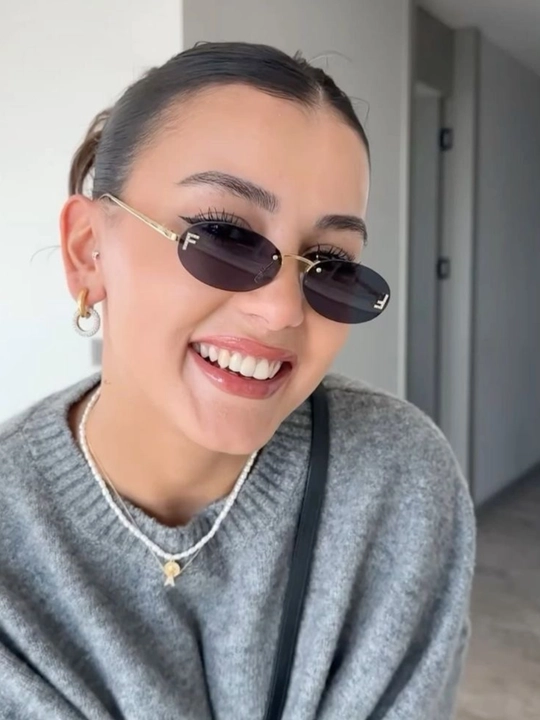 Ayollar quyoshdan saqlaydigan ko'zoynaklari Moda 2026