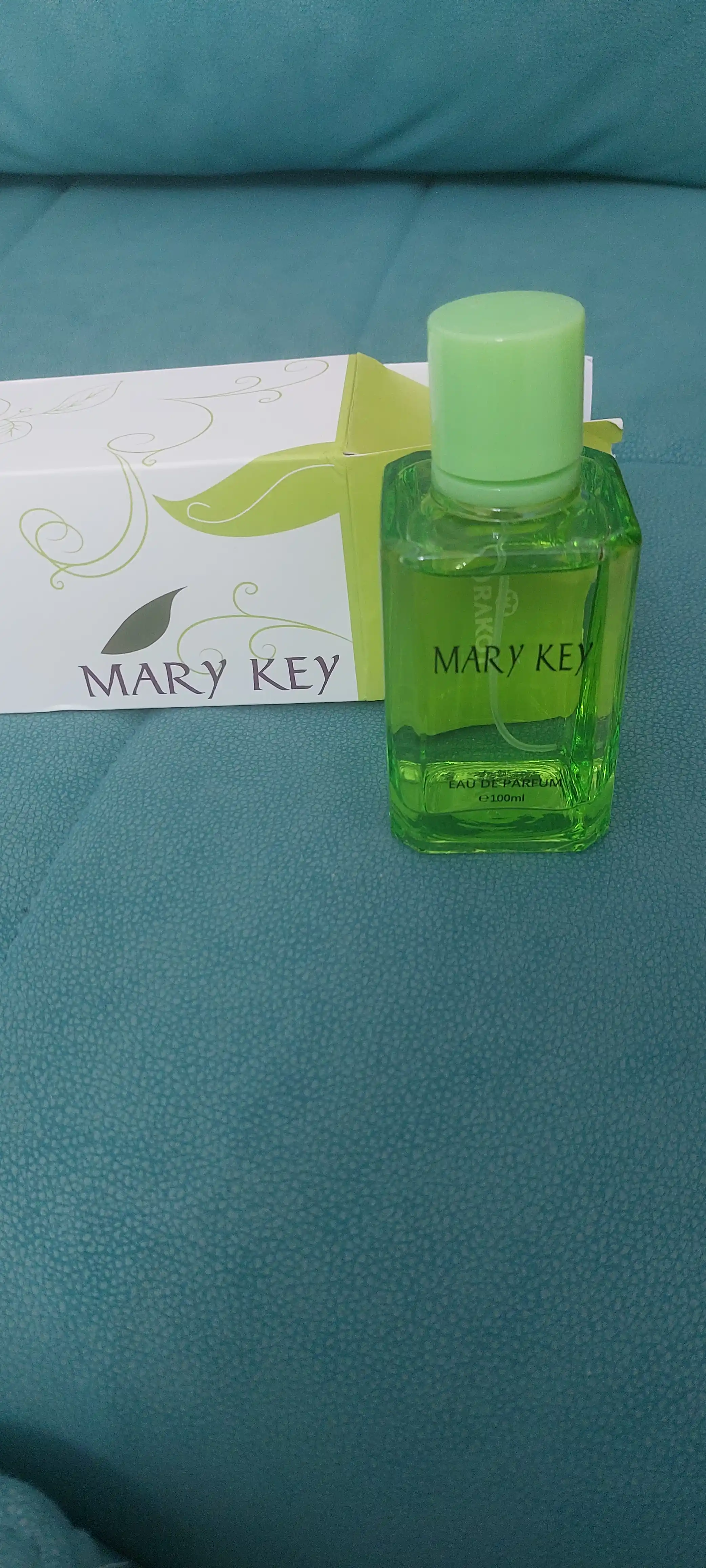 Ayollar uchun parfyumlangan suv Mary Key, 100 ml