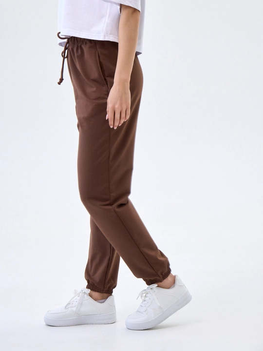 Ayollar uchun sport shimlari, jogger NEO