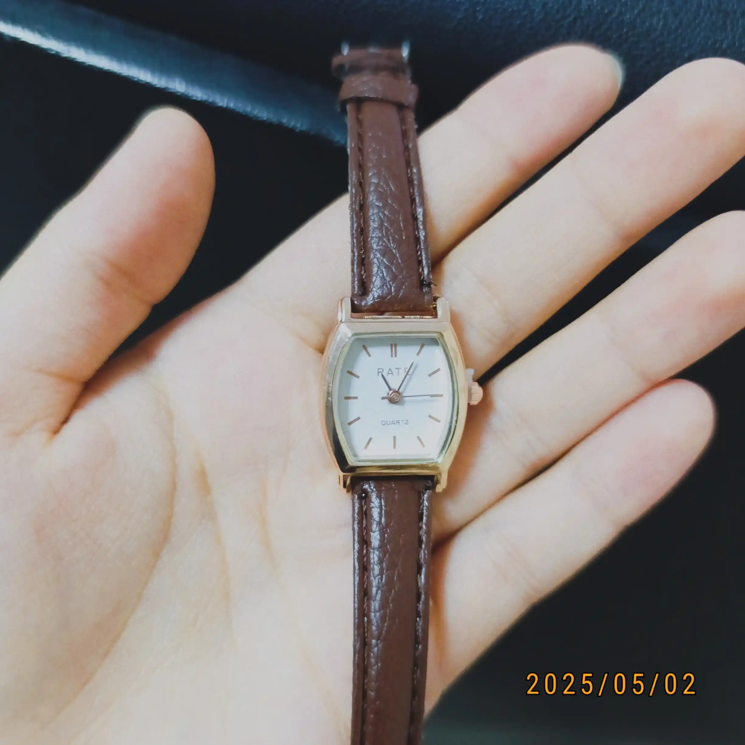 Retro uslubdagi erkaklar va ayollar bilaguzuk soati – kvadrat charm soat, 1 dona