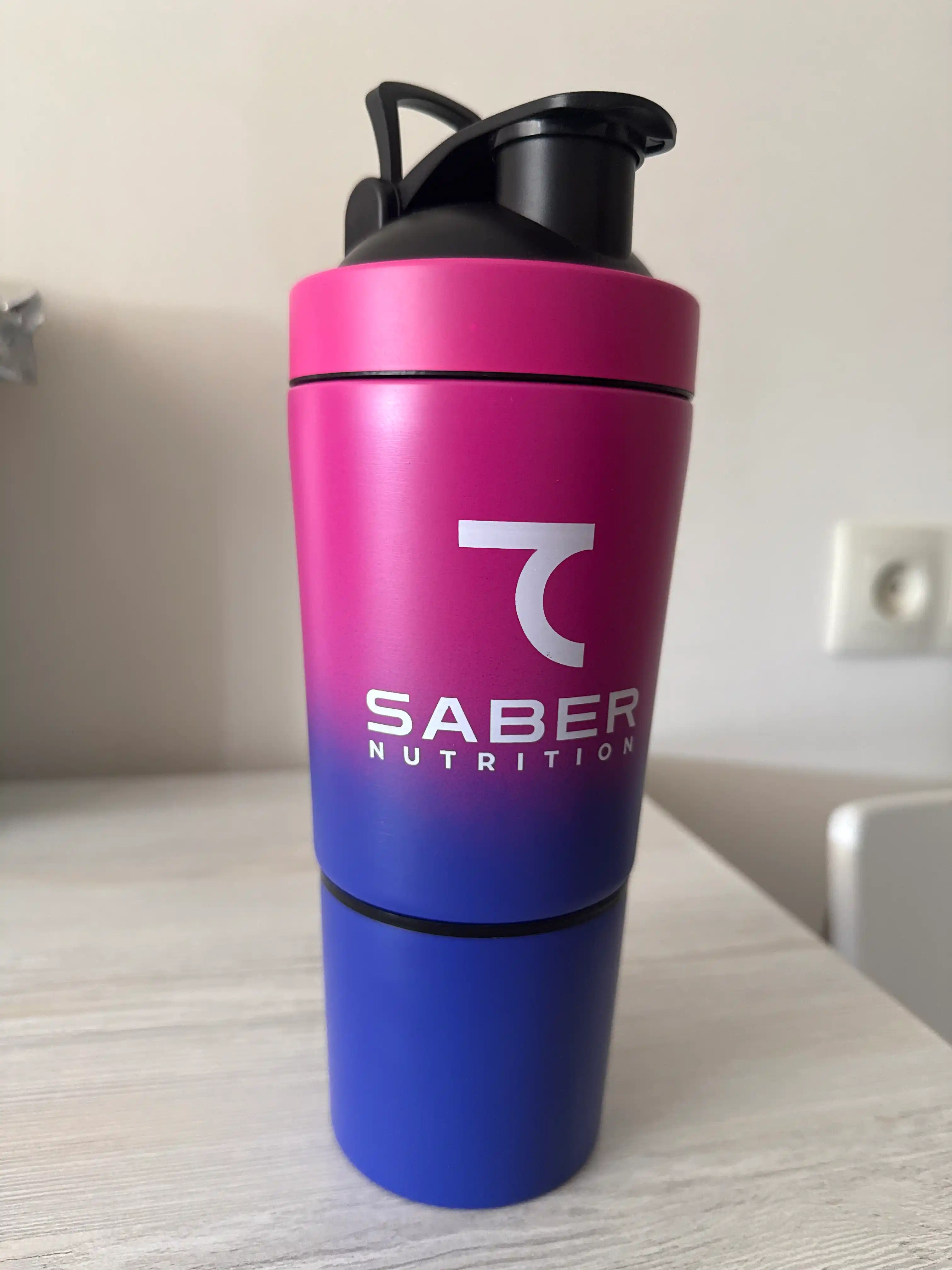 7 SABER stakanli Shaker, metall, 600 ml