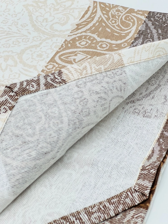Stol va 6 ta likopcha uchun o‘lchami 40 x 180 sm bo‘lgan ranner