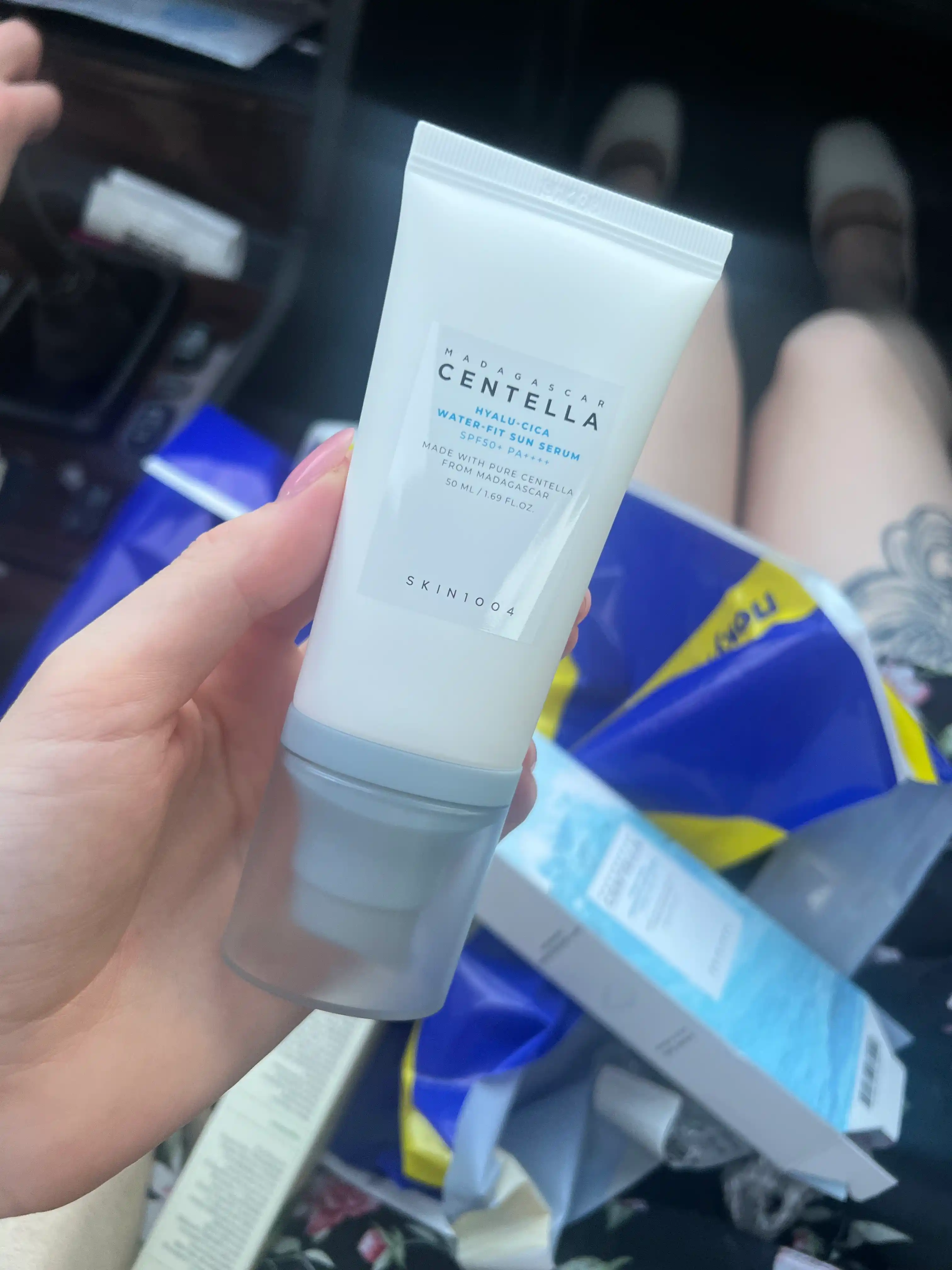 Quyoshdan himoyalovchi SKIN1004 Centella Hyalu-Cica Water-Fit Sun Serum SPF50+ PA++++