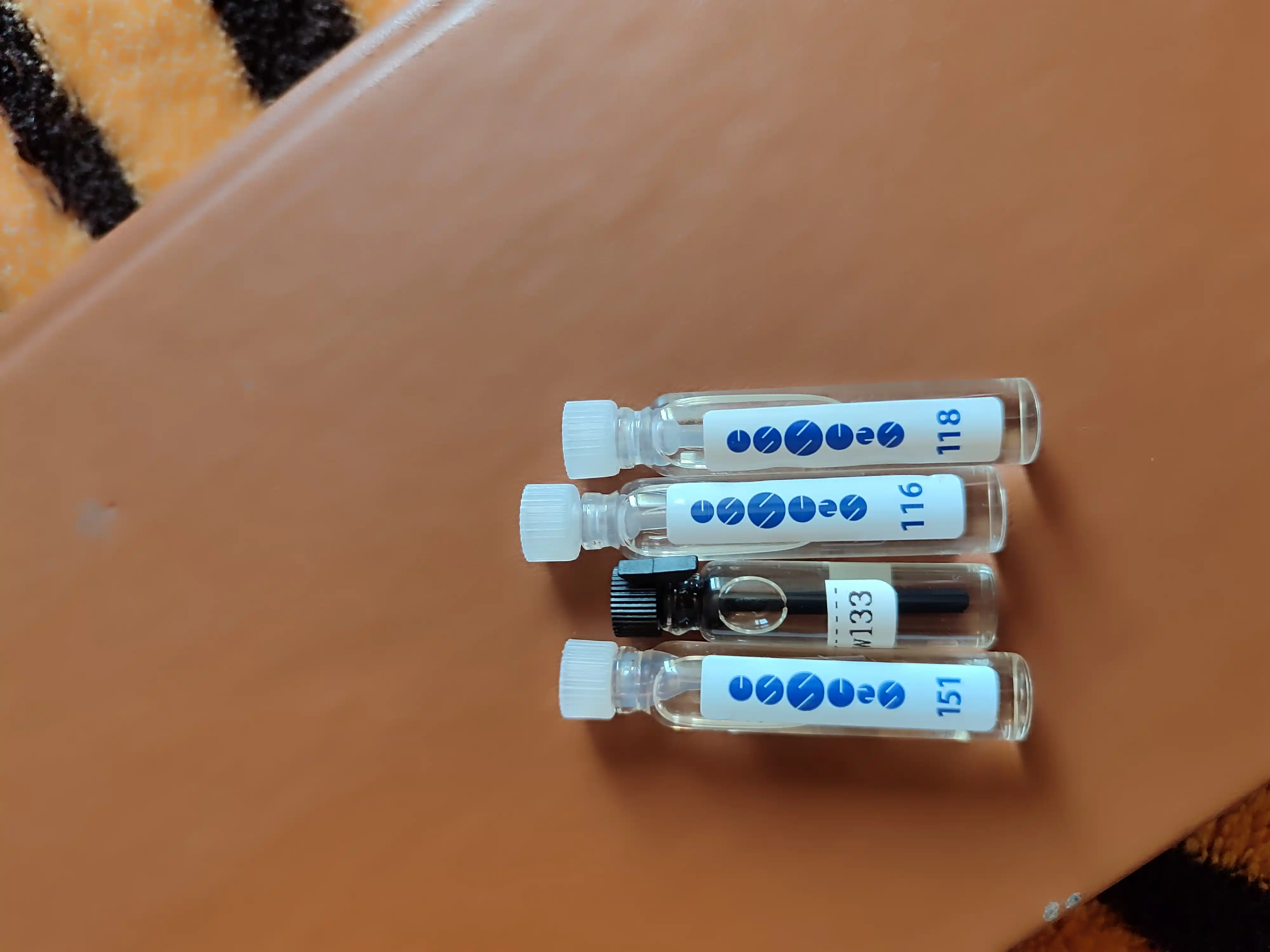 ESSENS parfum namunalari, ayollar uchun iforlar