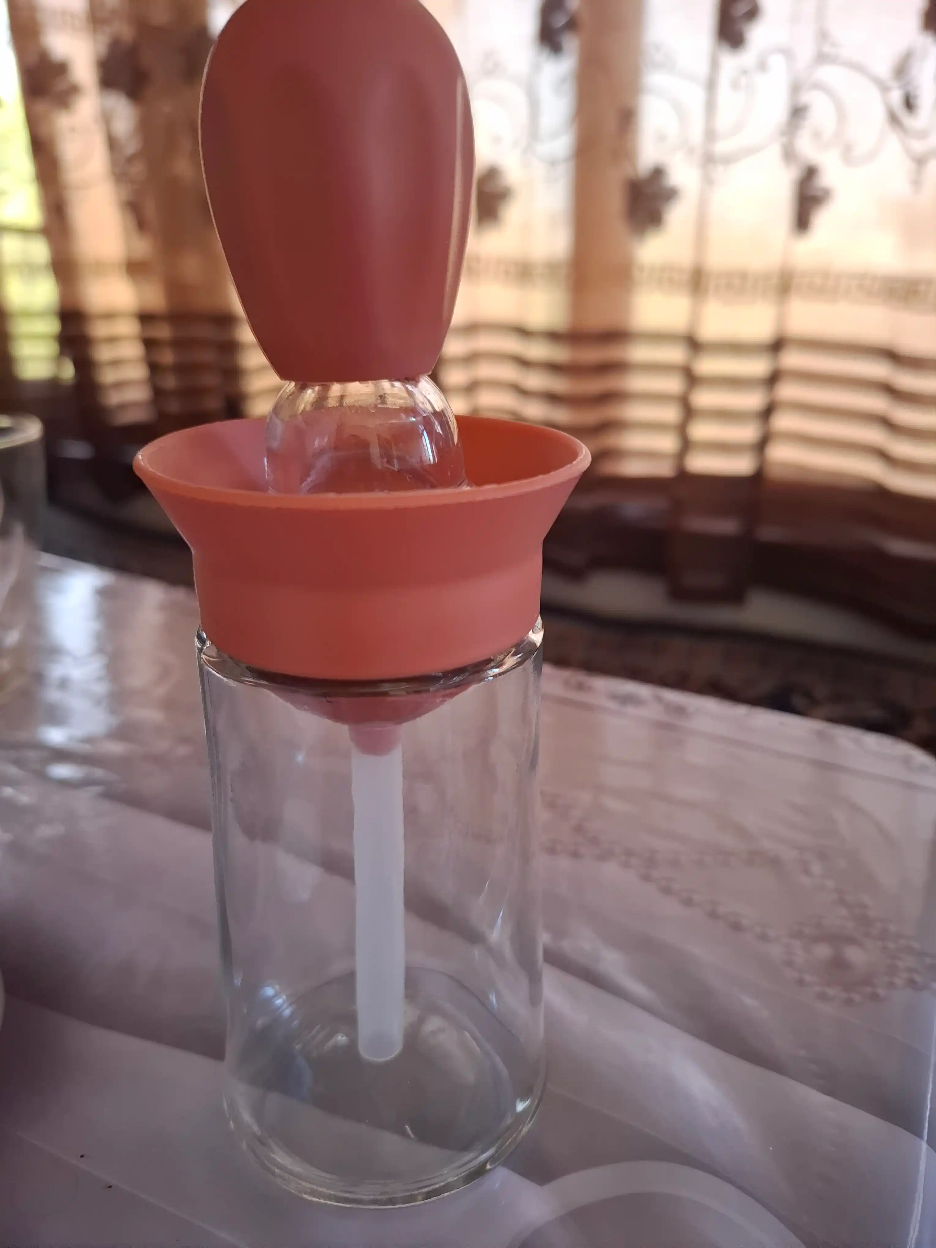 Moy uchun sig‘imli silikon cho‘tkacha, hajmi 180 ml