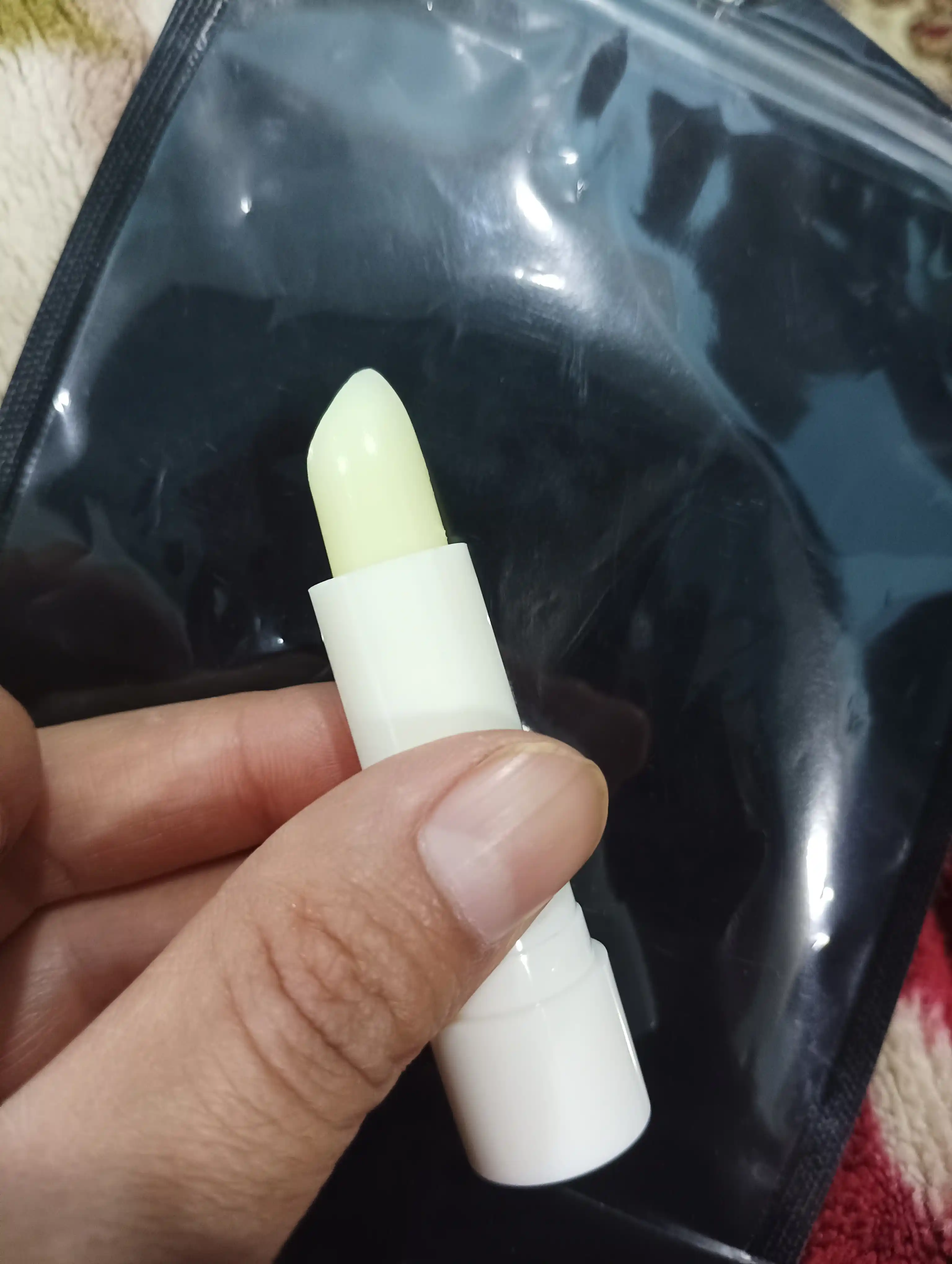 Namlantiruvchi balzam lab uchun Vitamin E