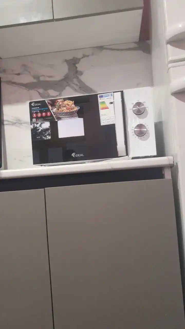 Ideal MCW-20L mikroto‘lqinli pechi, hajmi 20 l, quvvati 700