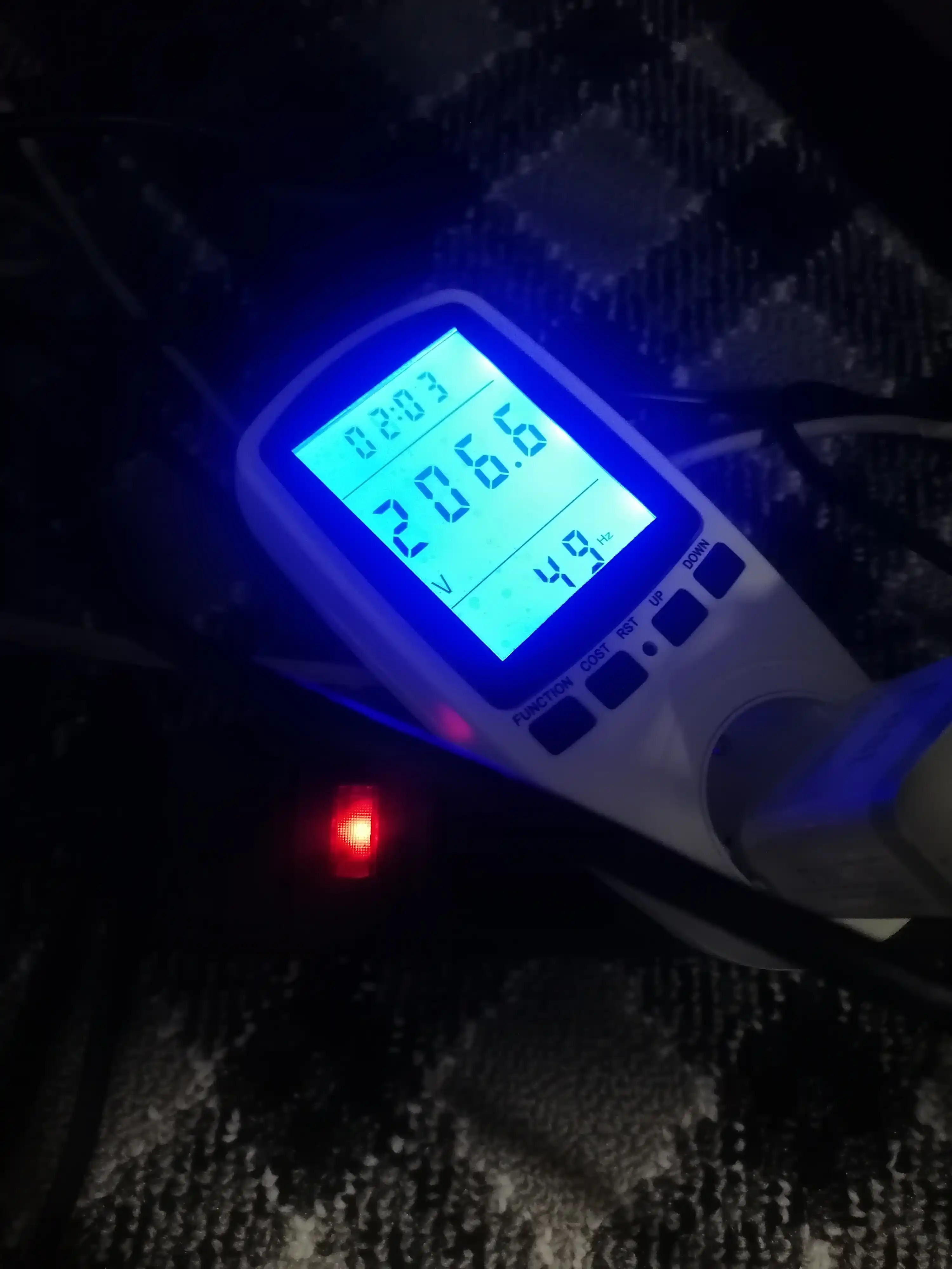 Raqamli rozetkali vattmetr, elektr hisoblagich, quvvat o‘lchagich, voltmetr