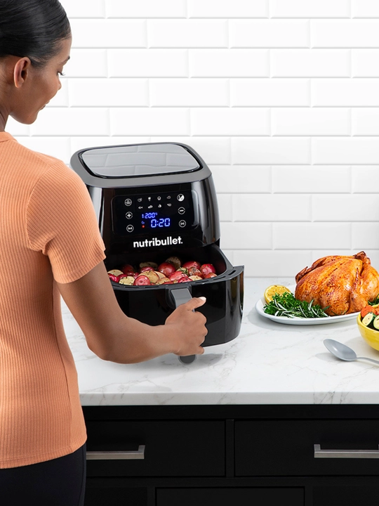 Аэрогриль NUTRIBULLET NBA071B, 7 л, 1800 Вт, 8 программ, сенсорное управление