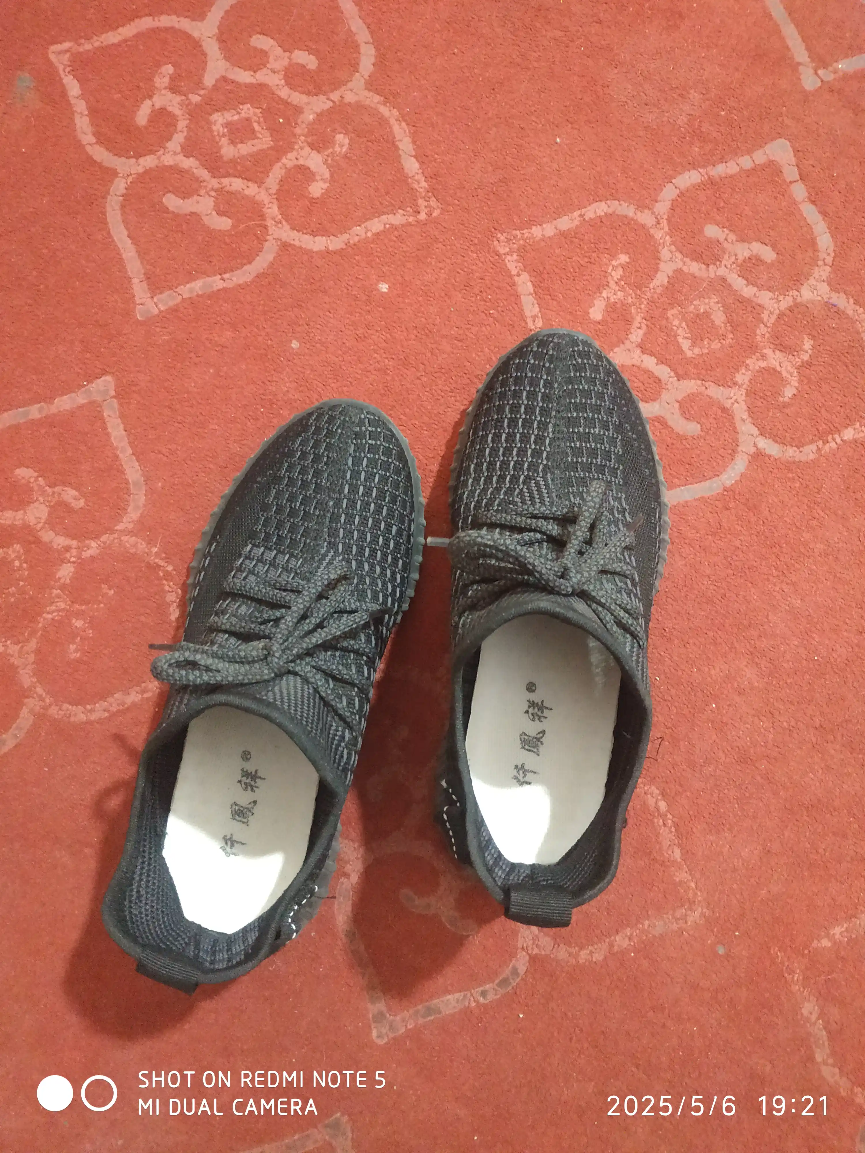 YEEZY ayollar va erkaklar uchun yengil krossovkalari, 36-44