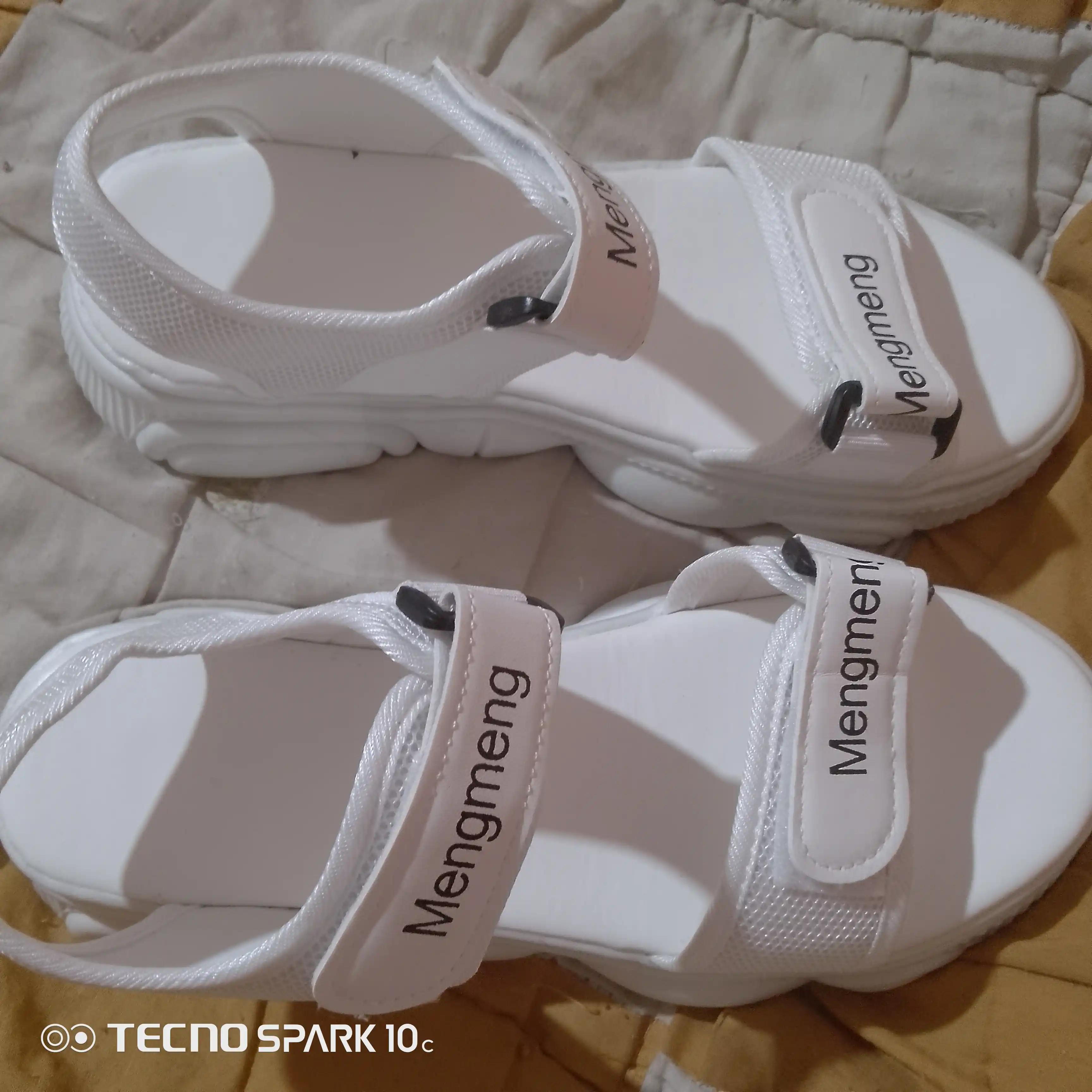 Ayollar sandallari sport, to'qimachilik va eko-charm, Eva insole
