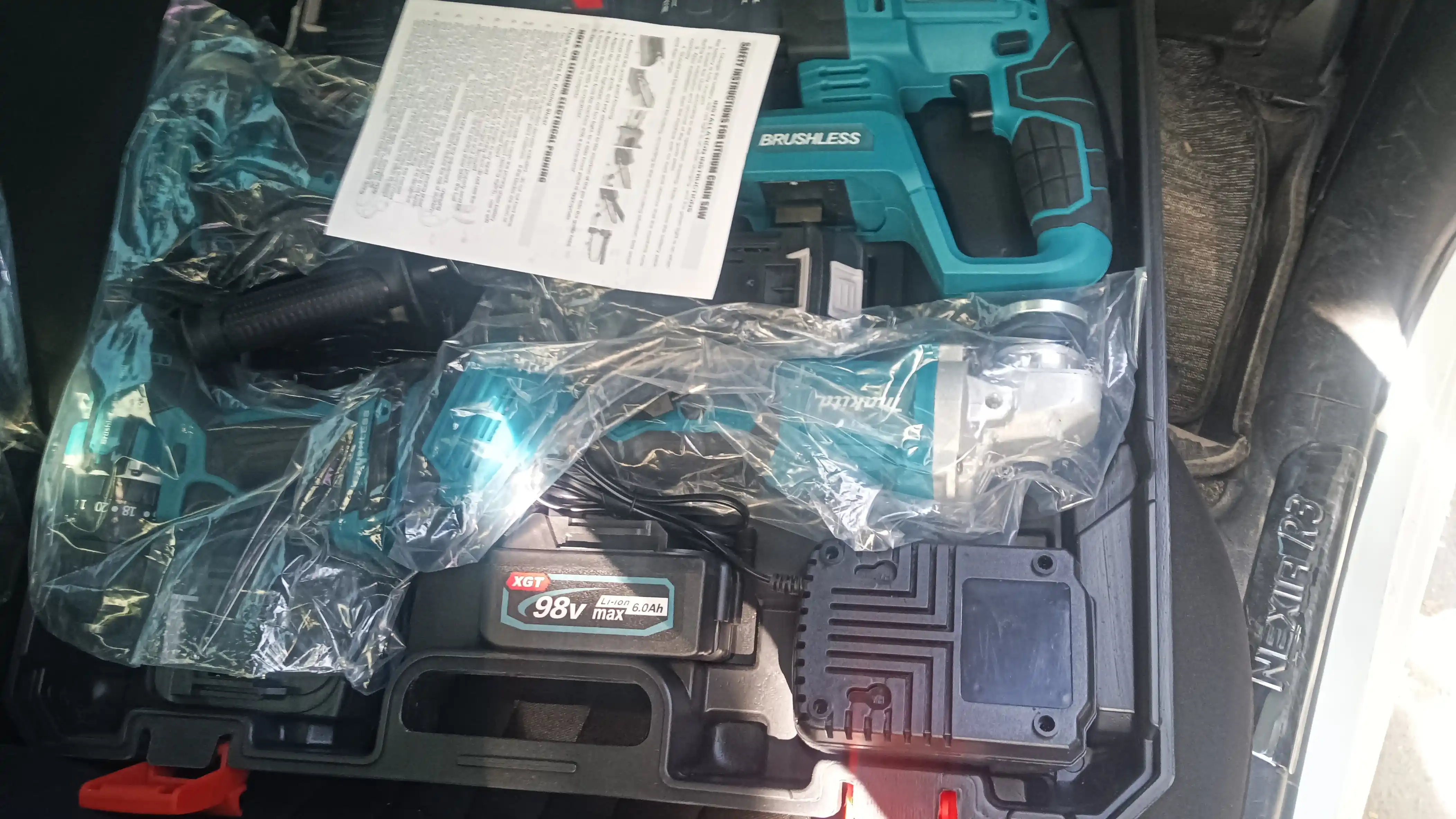 Akkumulyatorli to'plam, 4 tasi 1 da, perforator, shurupburagich, gaykaburagich, bolgarka