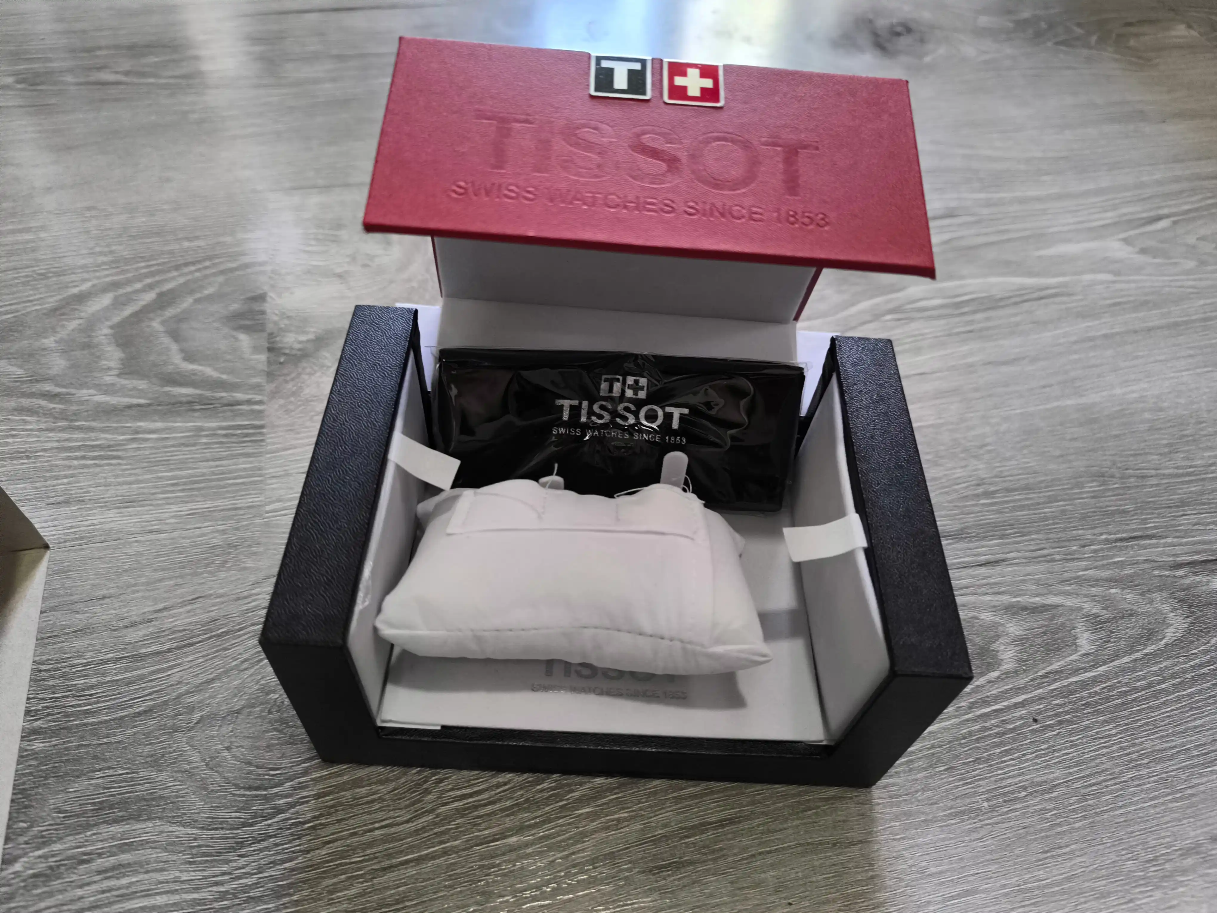Erkaklar qo'l soati Tissot 1853 AAA, korobka va hujjatlari bilan