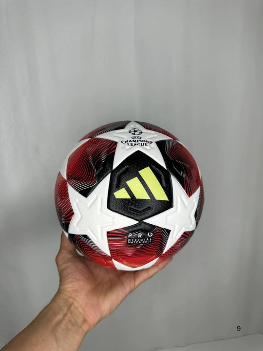 Futbol to'pi Chempionlar ligasi 2025