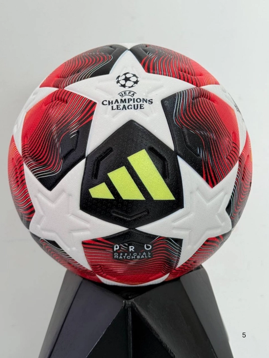 Futbol to'pi Chempionlar ligasi 2025 - 