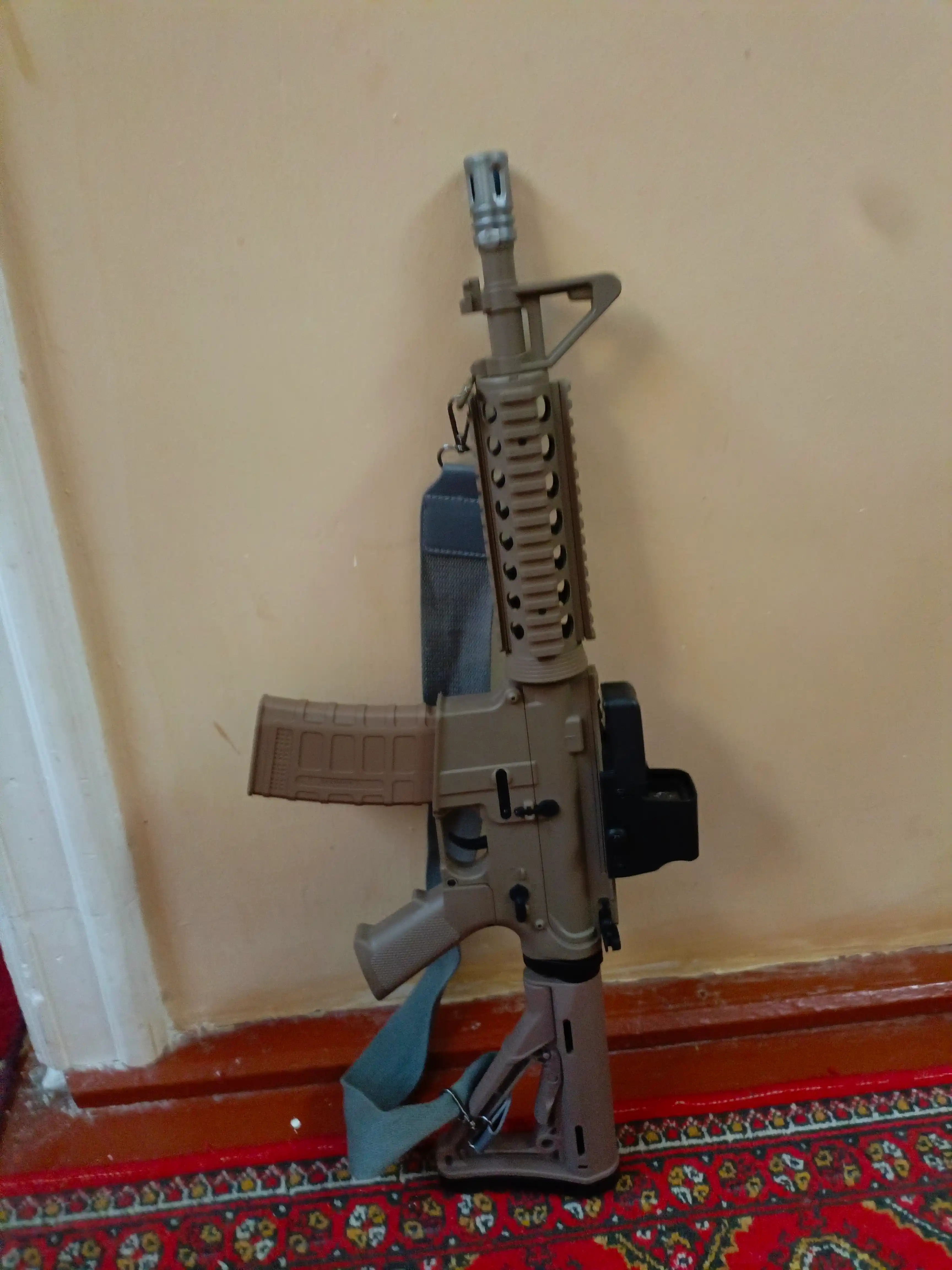 M4A1 o'yinchoq avtomatik miltiq