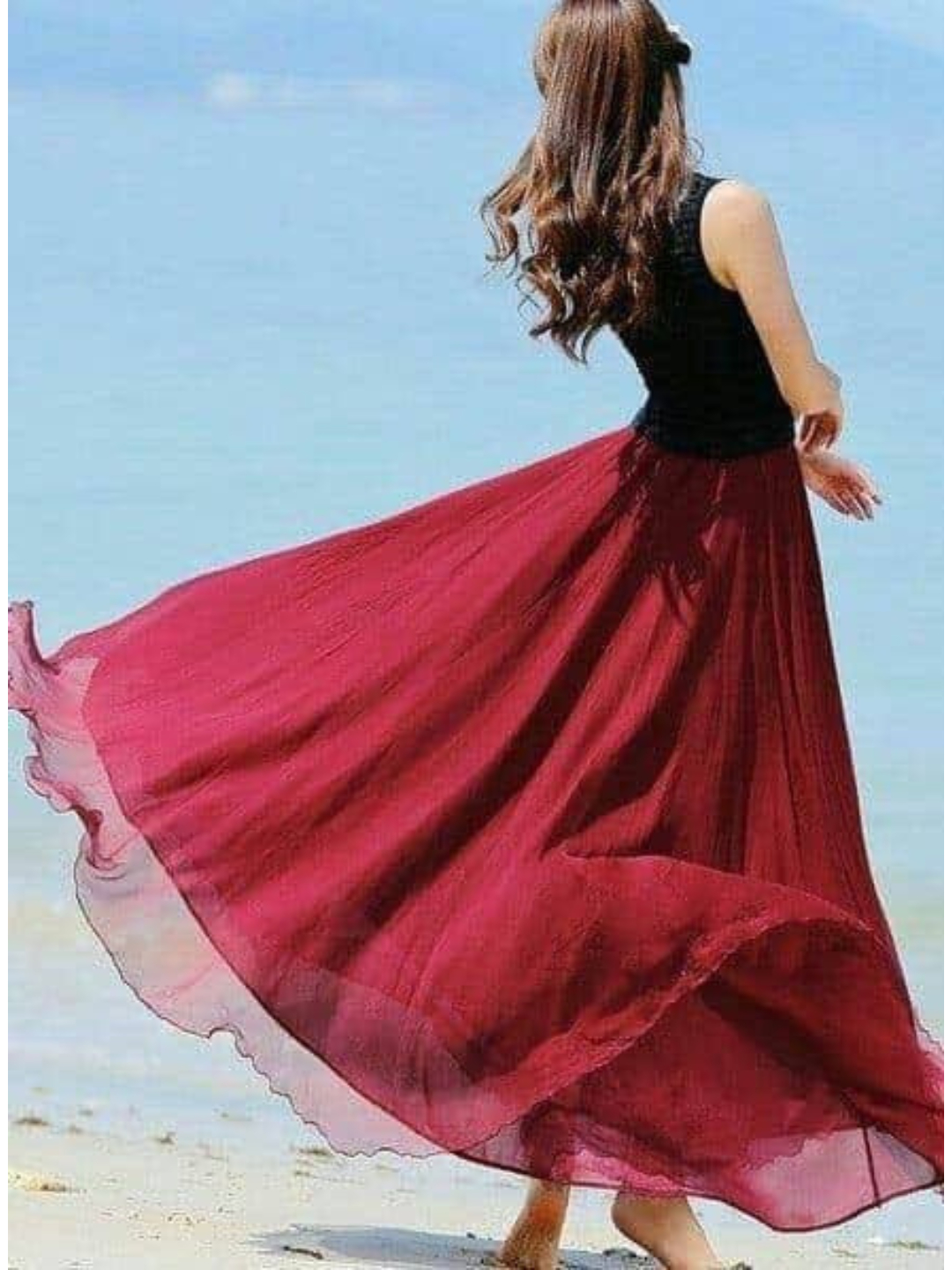 Oyoqlarini yoygan yalangoch qora tanli ayollarning fotosuratlari