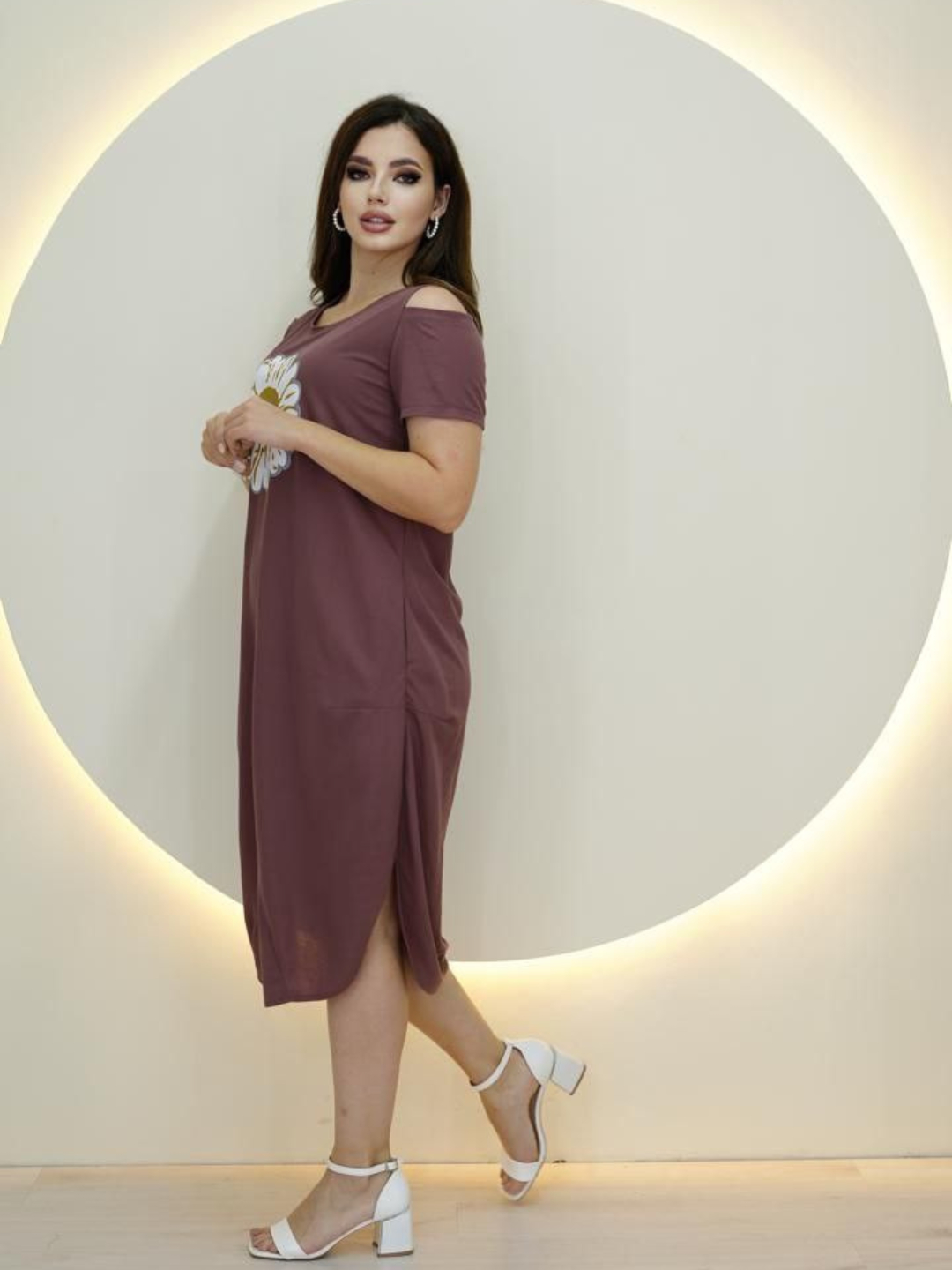 Kiyim bilan tik turgan anal jinsiy aloqa