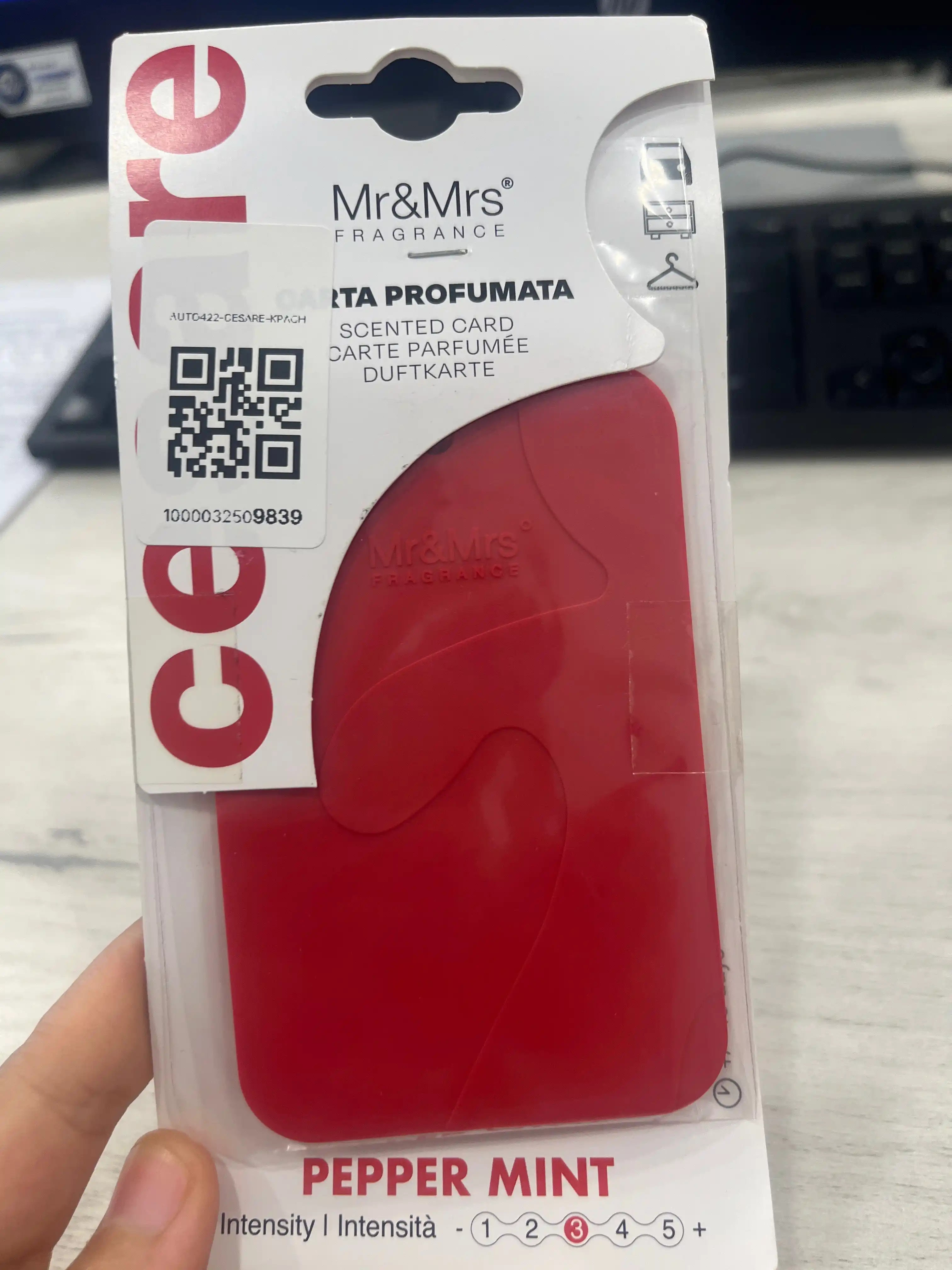 Avtomobil aromatizatori Mr&Mrs Fragrance Cesare Card