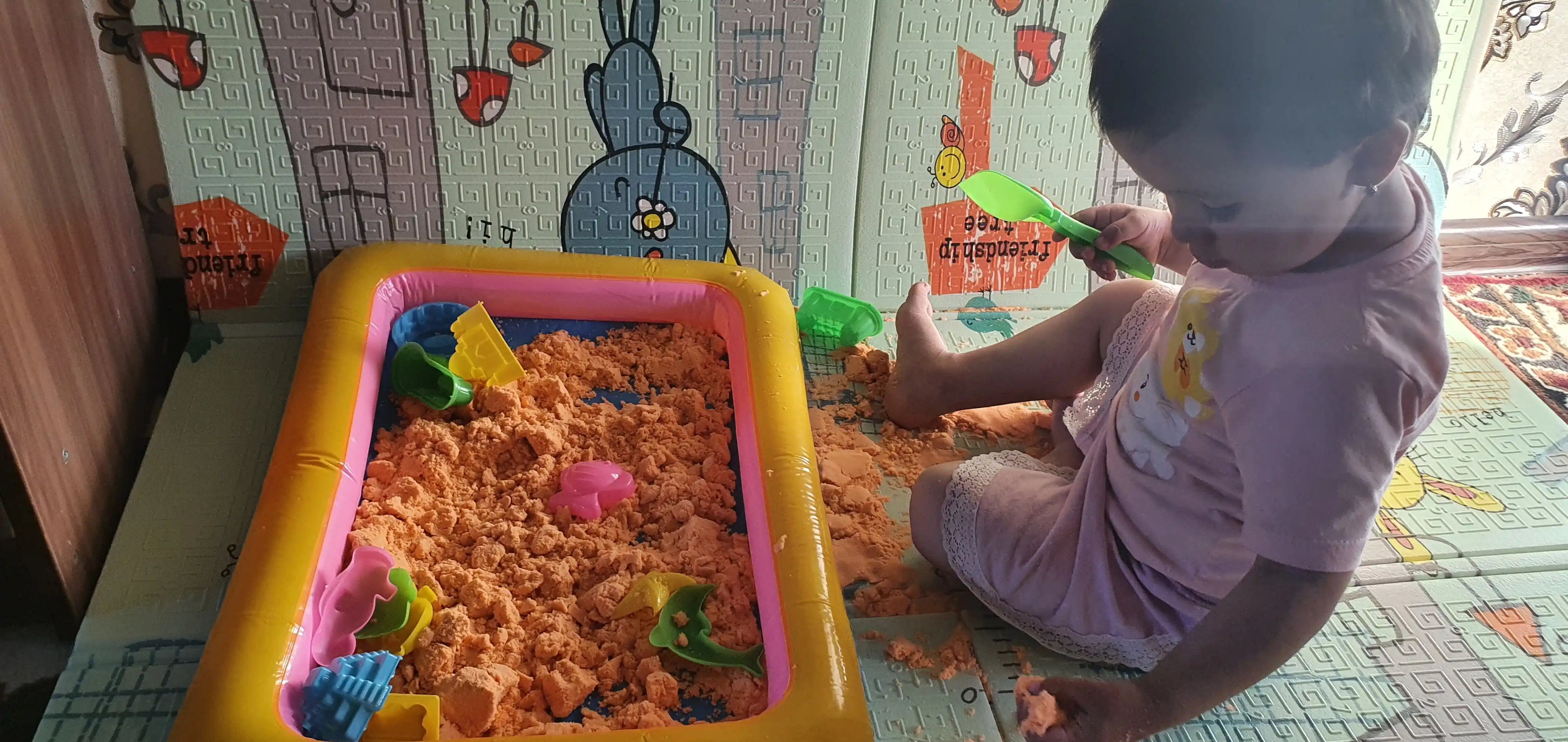Kinetik qum 2 kg, puflanadigan qum qutisi va qoliplari bilan