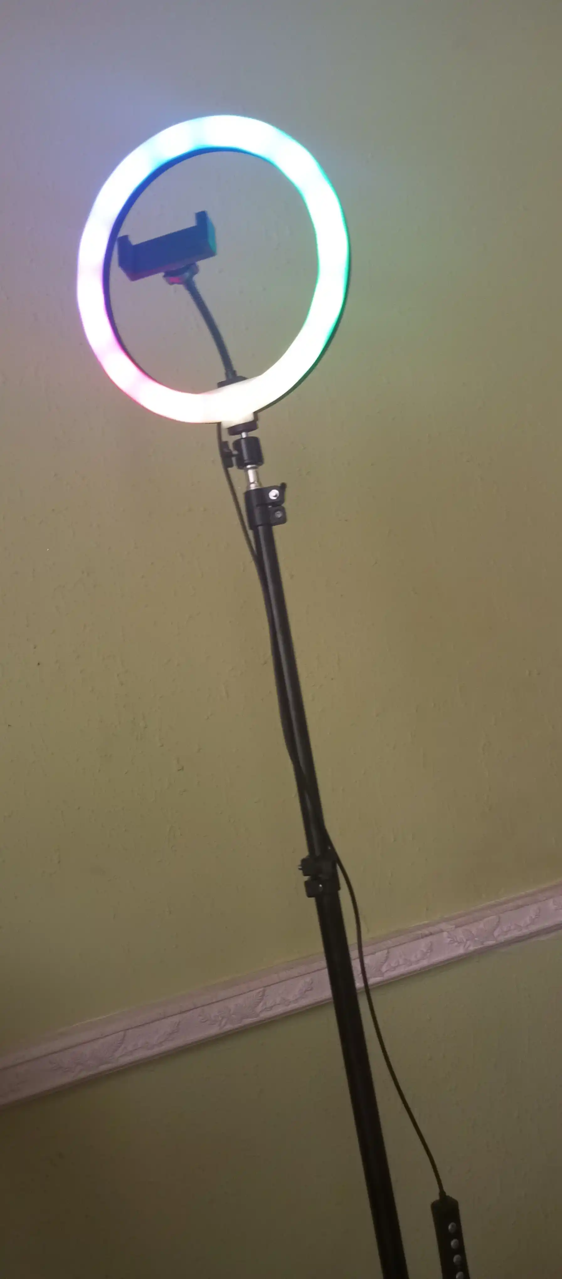 Selfi lampasi, halqali, RGB, LED, shtativ bilan, 210 sm