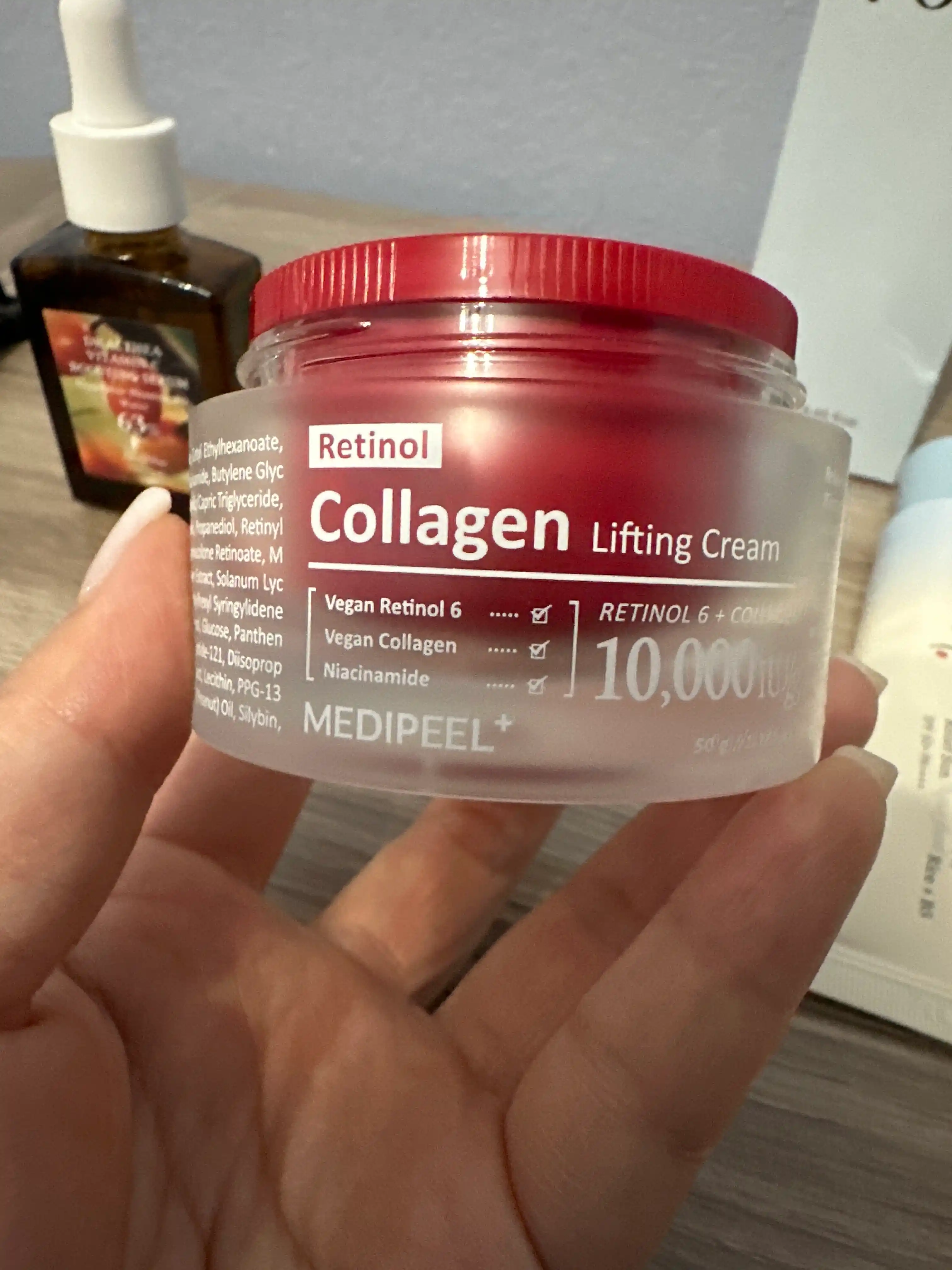 Retinol va kollagen ko'taruvchi krem Medi-Peel Retinol Collagen Lifting Cream, 50 ml