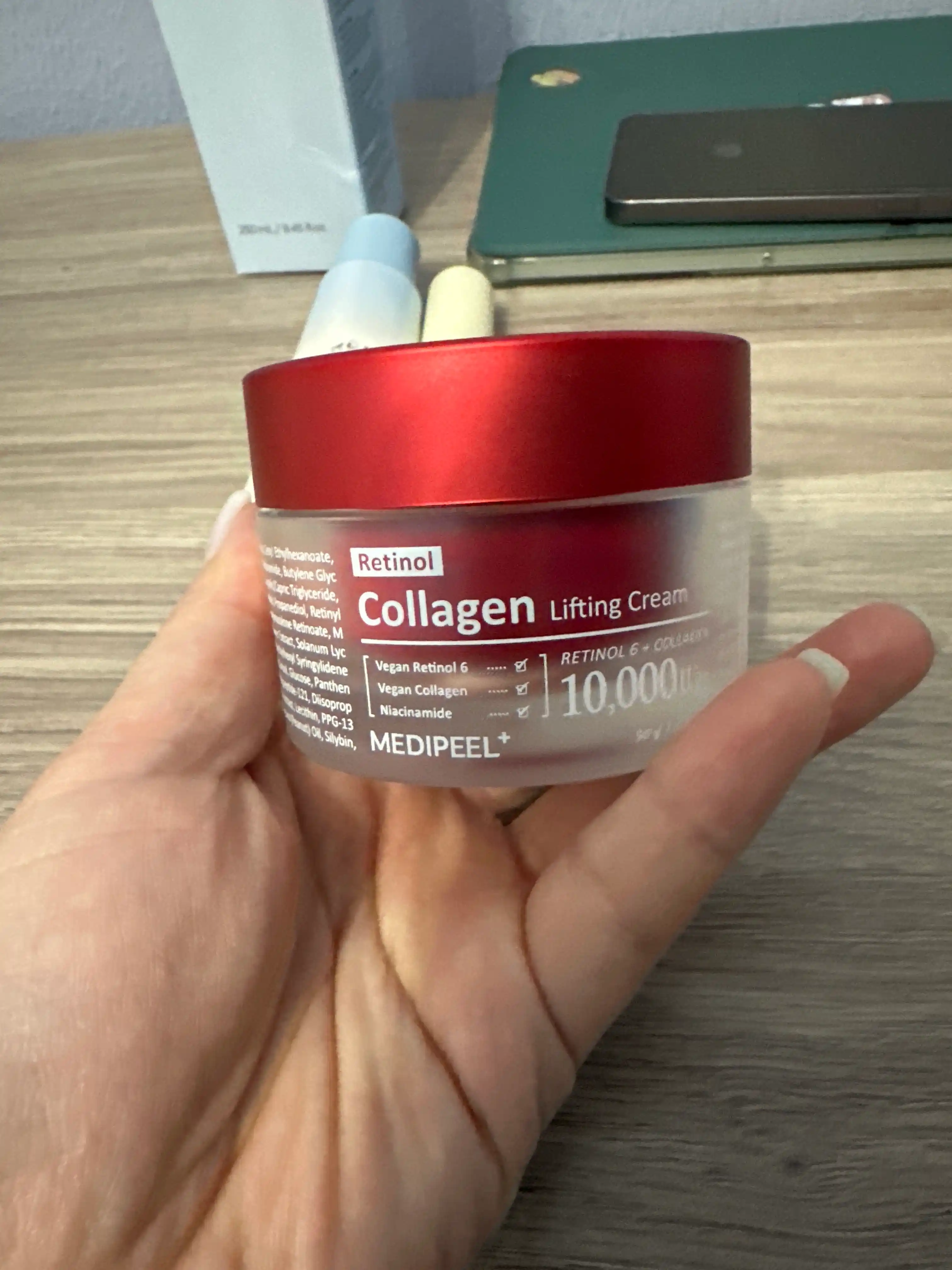 Retinol va kollagen ko'taruvchi krem Medi-Peel Retinol Collagen Lifting Cream, 50 ml