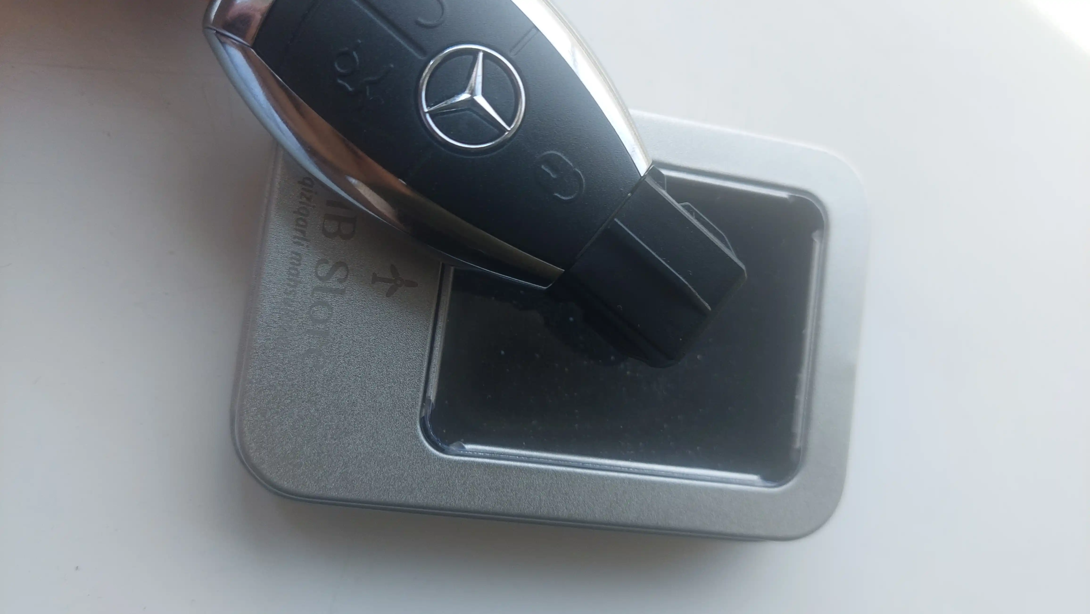USB 3.2 32 GB, 64 GB, 128 GB fleshka, pult ko‘rinishida, shaxsiy kompyuter va avtomobil uchun tezkor xotira
