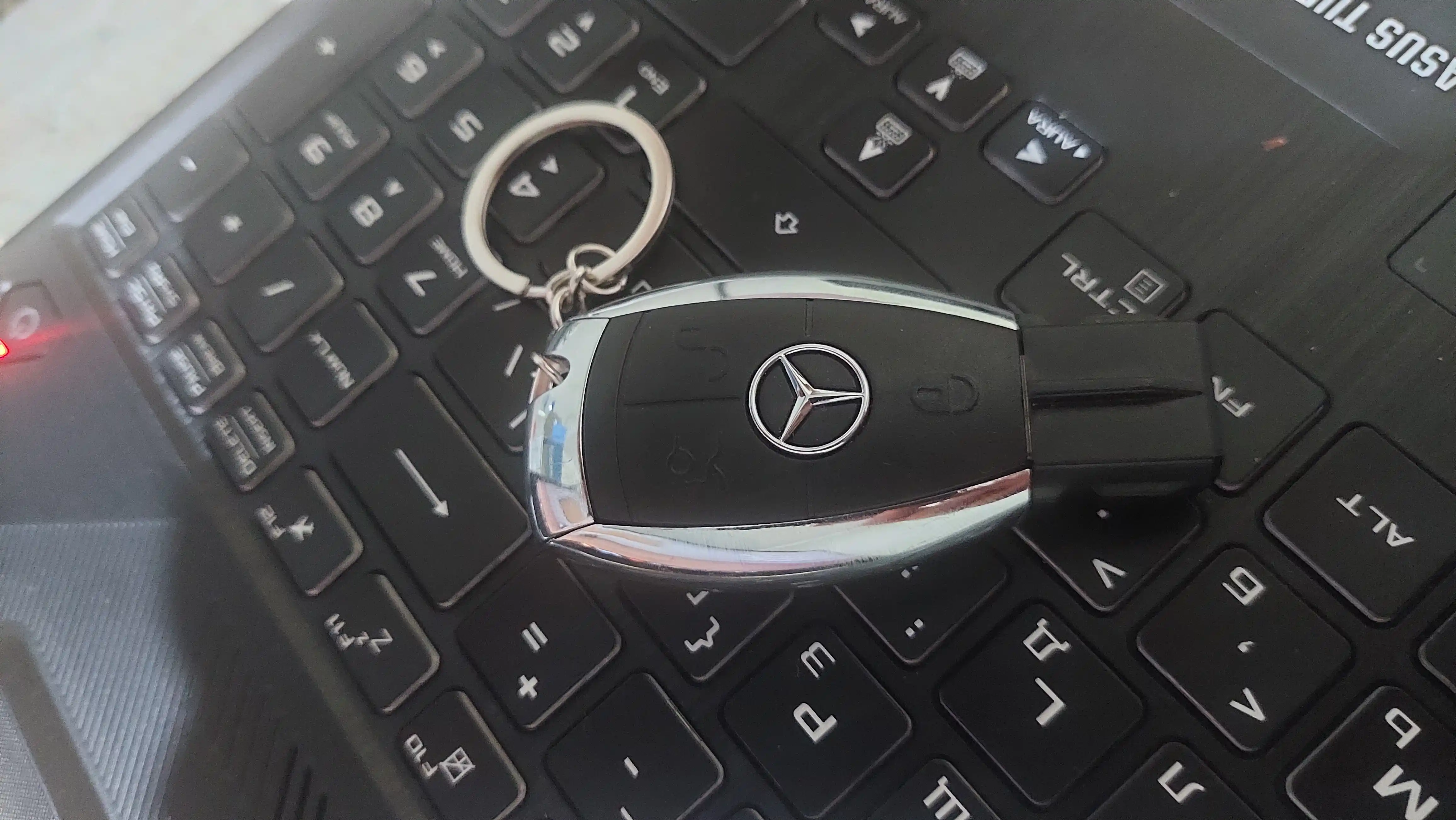 USB 3.2 32 GB, 64 GB, 128 GB fleshka, pult ko‘rinishida, shaxsiy kompyuter va avtomobil uchun tezkor xotira