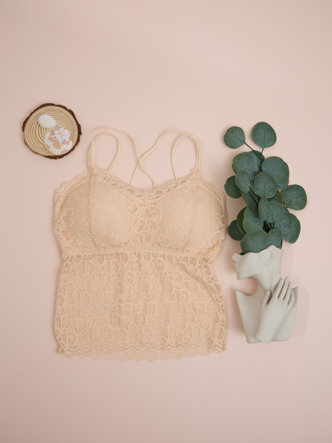 Chiroyli sargish blonda