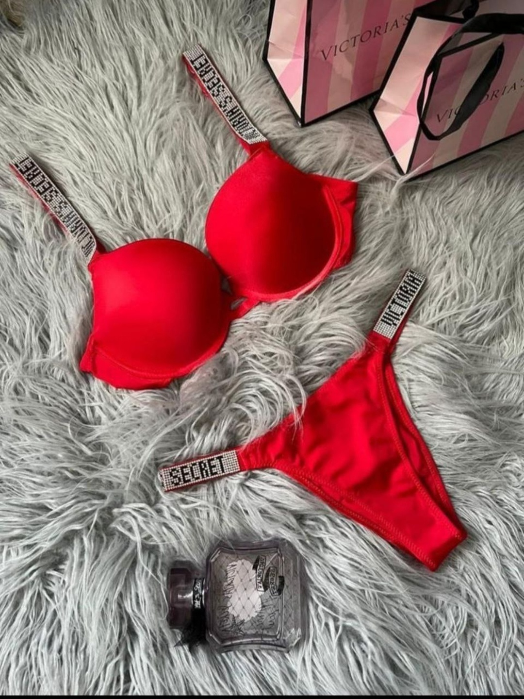 Porno massajchi qolini qoydi yalangoch kastrati rasmlari