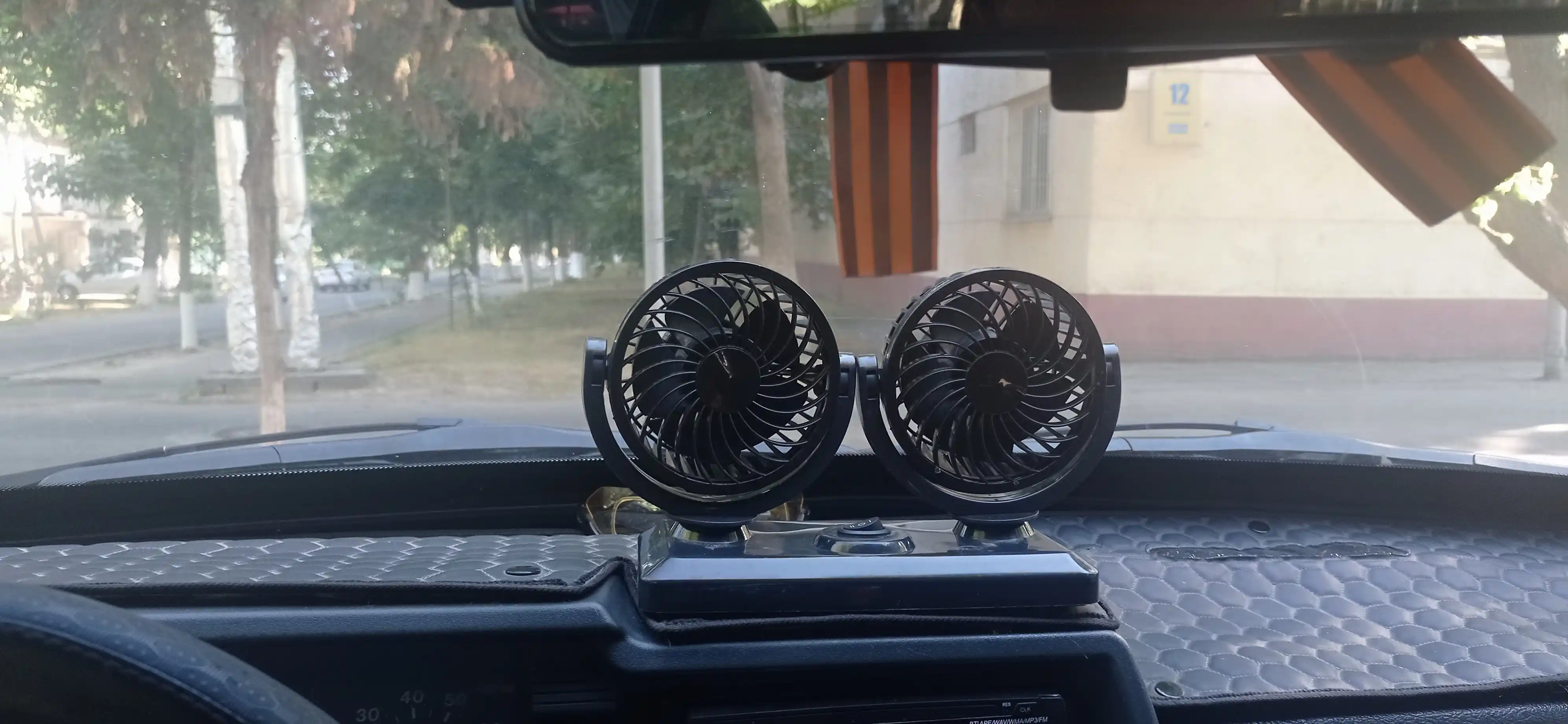 Ventilyator avtomobil ikki boshli vintilator tutatgich portativ avtomobil ventilyatori 12v