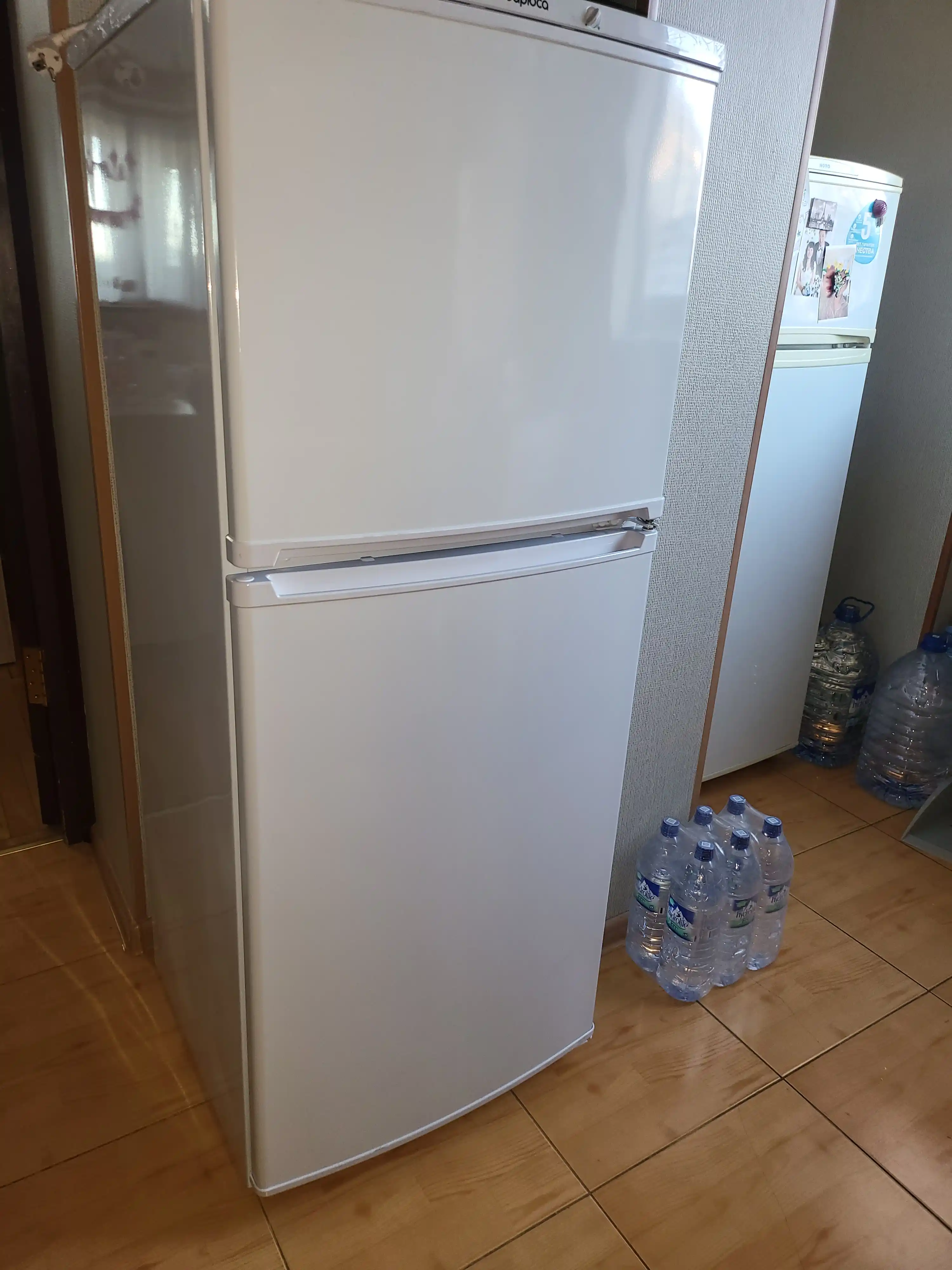 Ikki kamerali sovutgich Biryusa 553, hajmi 230 litr