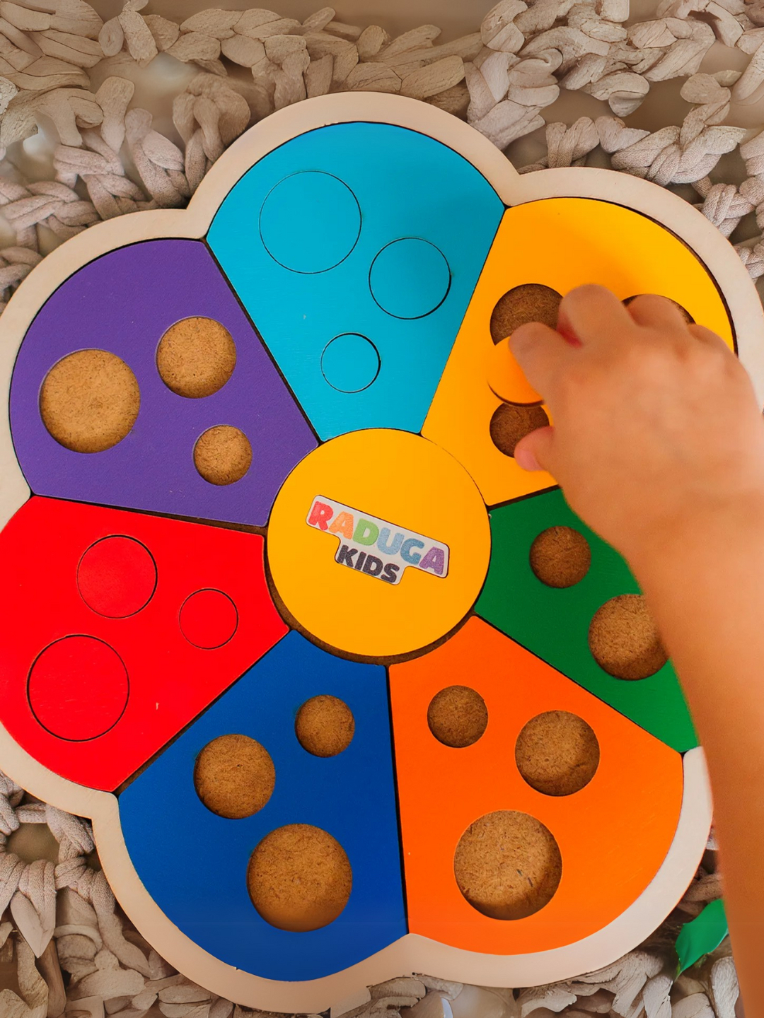 Boladagi botqoq rangli najas