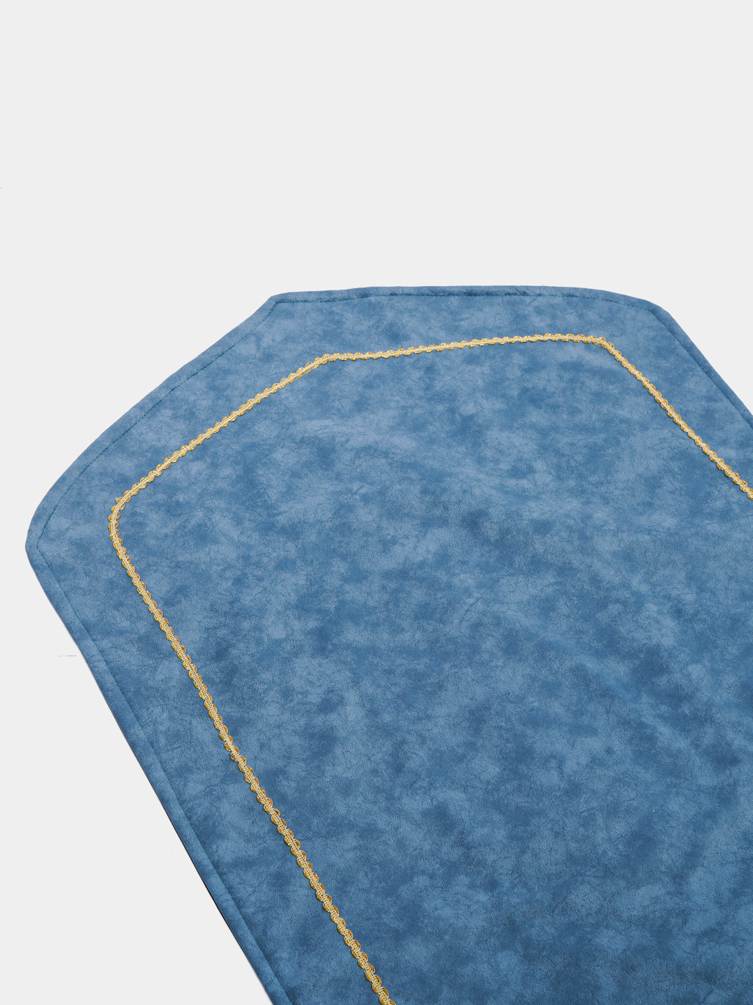 Qiz yigitni loyda oyoq osti qiladi Ular meni ormonga sudrab olib, sikishdi.