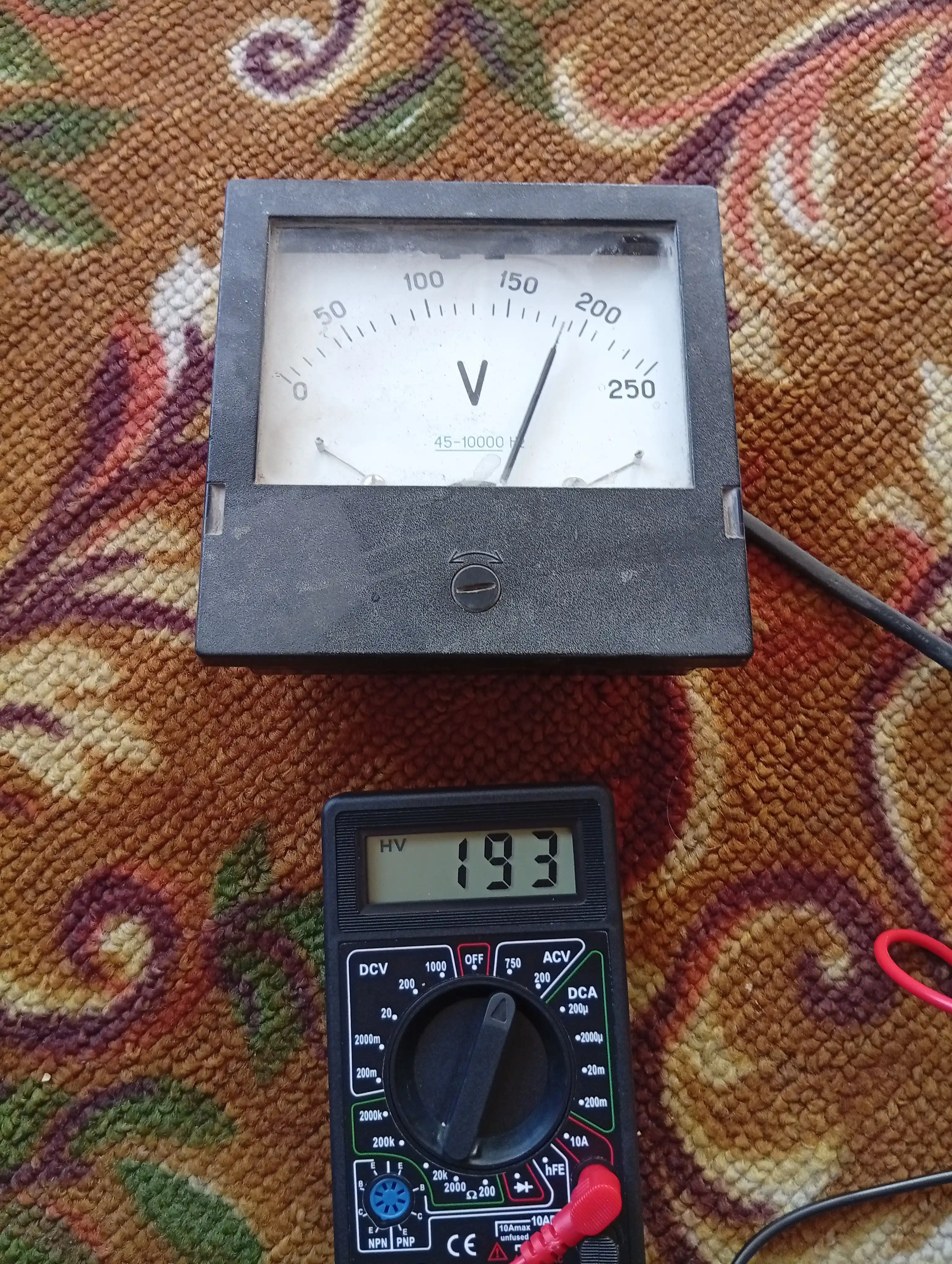 Raqamli multimetr DT-830B: tok, kuchlanish va qarshilikni olchash uchun
