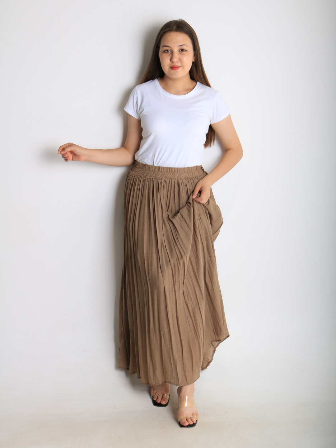 Partiyalarda tatuirovka va pirsing bilan porno fohishalar