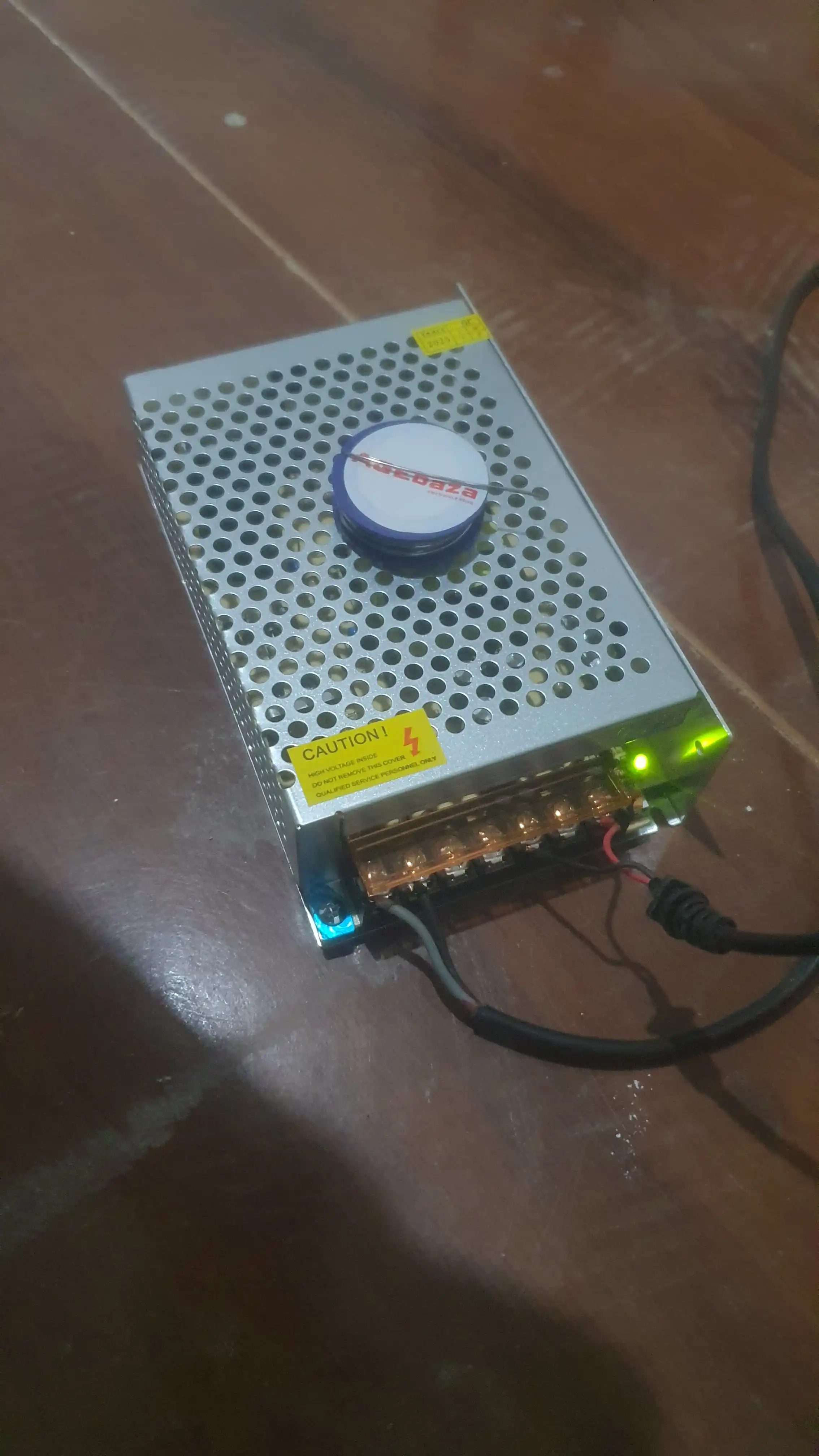 Universal quvvat bloki 12 V 10 A 120 W LED lenta kameralar, elektronika va uskunalar uchun