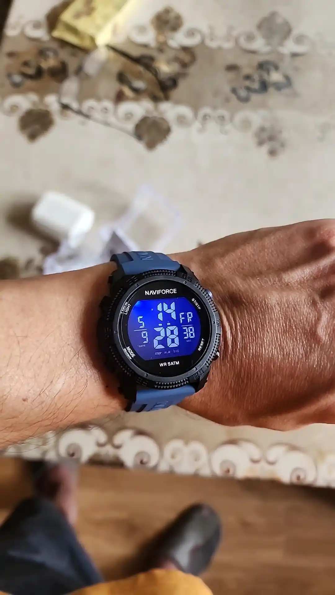 Часы наручные электронные Naviforce 7104